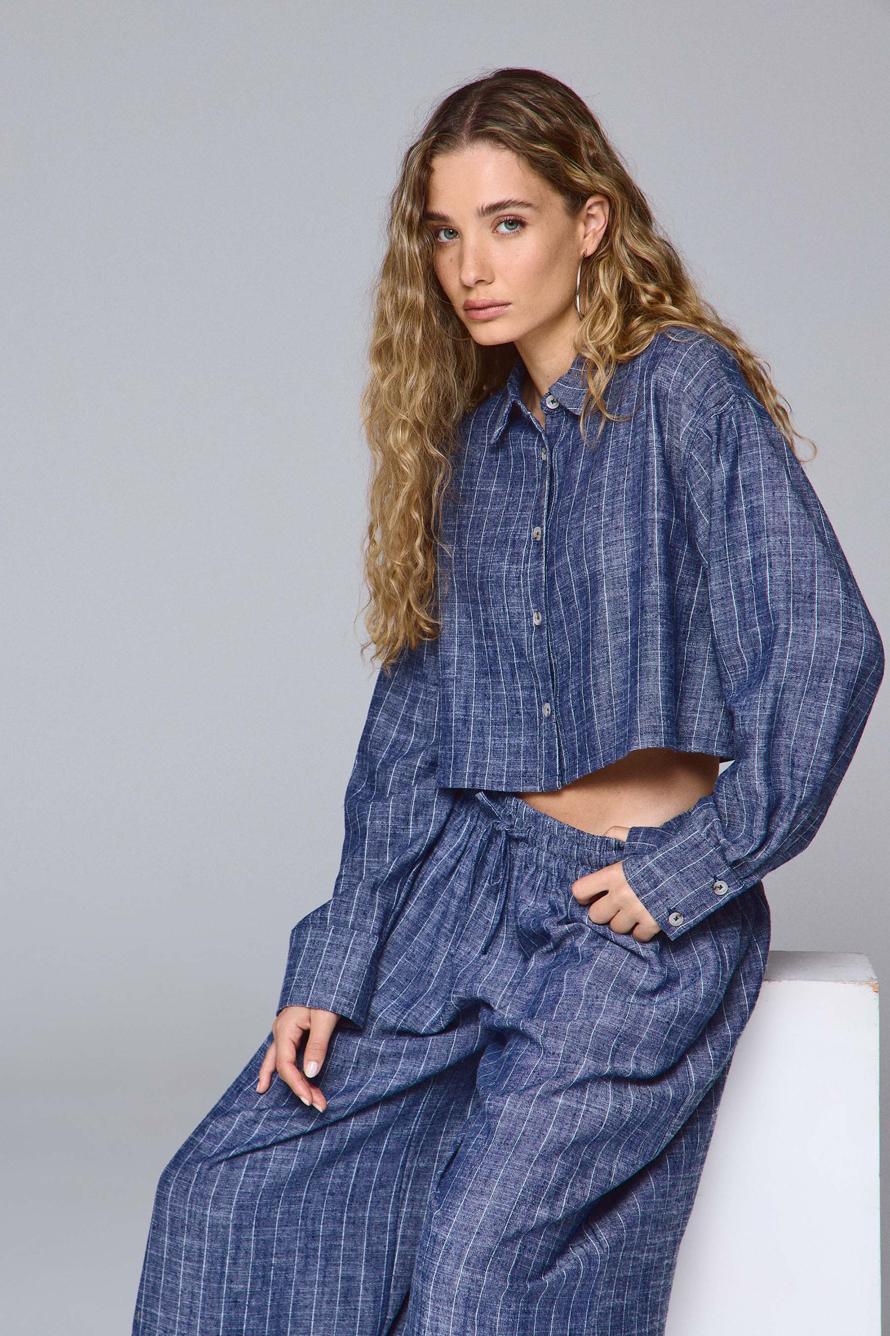 חולצה מכופתרת קרופ סטרייפס