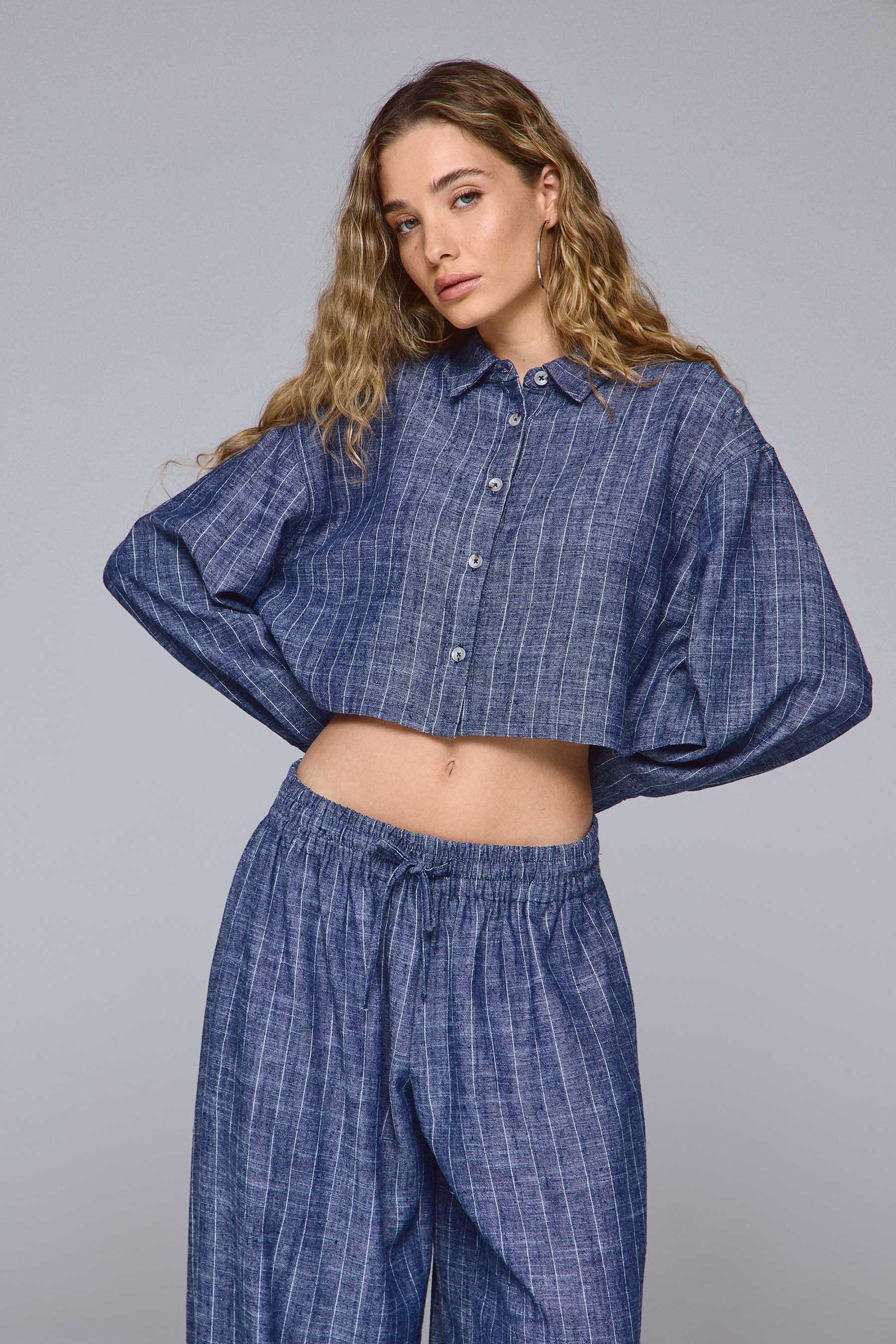 חולצה מכופתרת קרופ סטרייפס