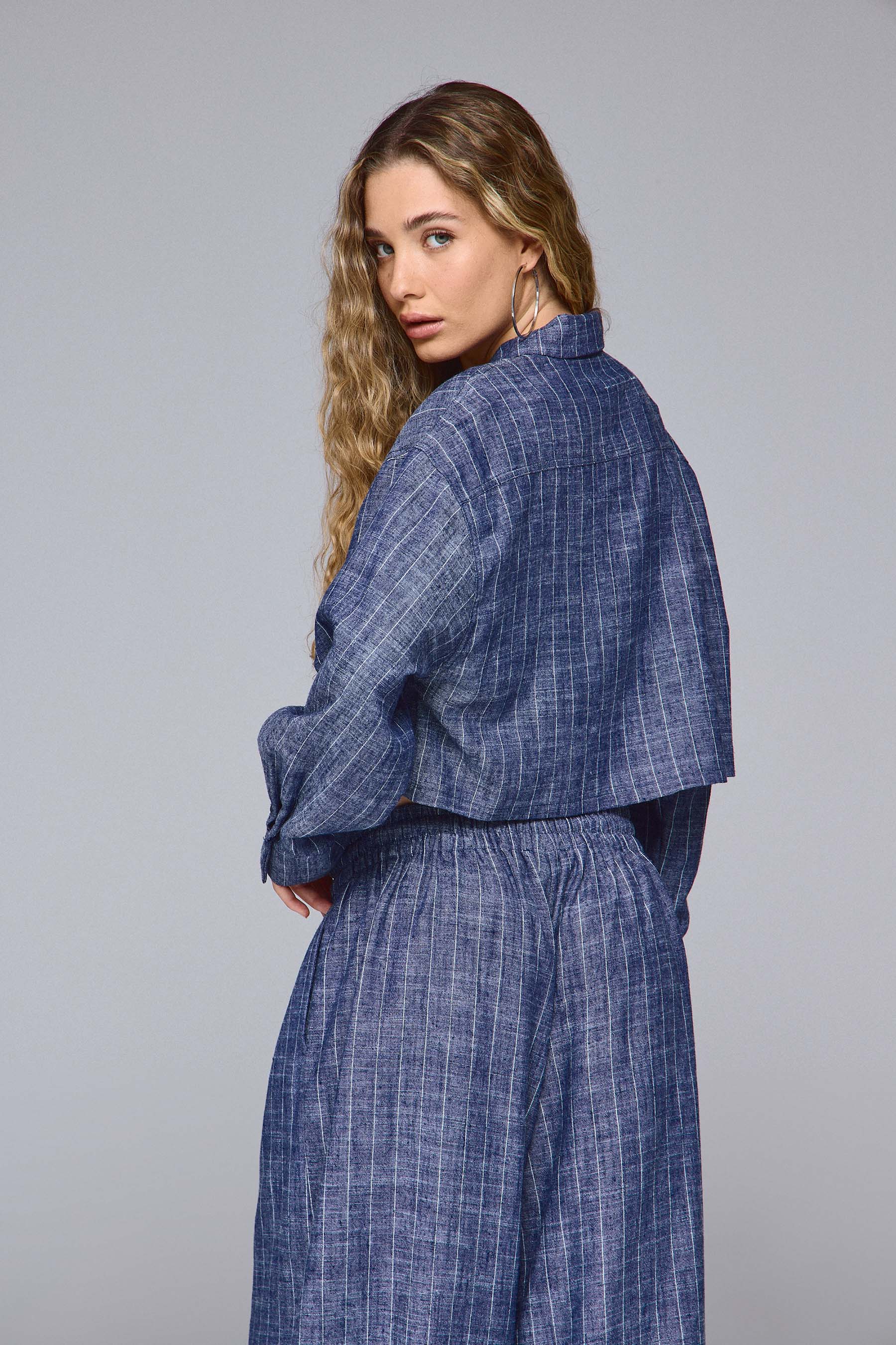 חולצה מכופתרת קרופ סטרייפס