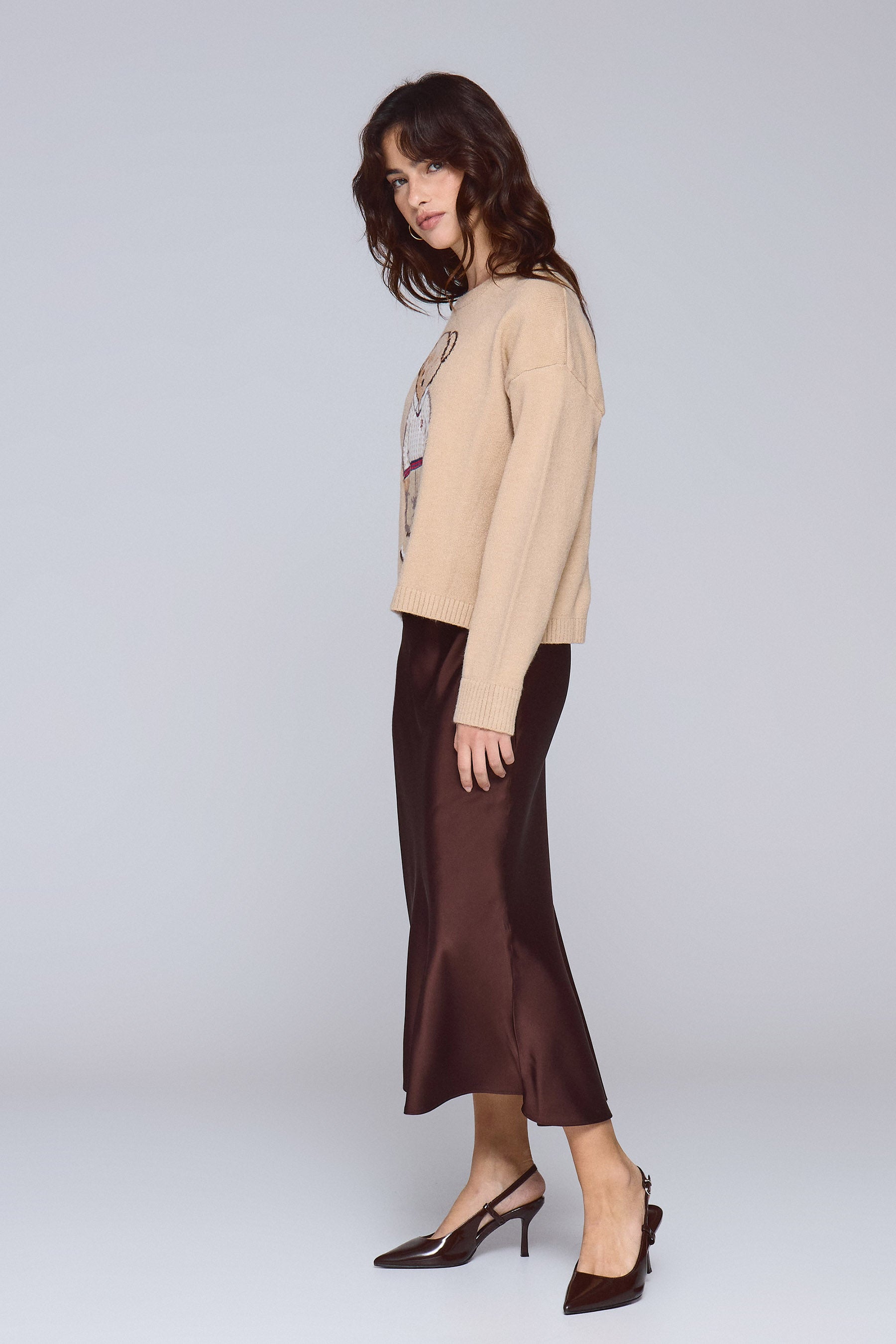 חצאית סאטן מידי בראון