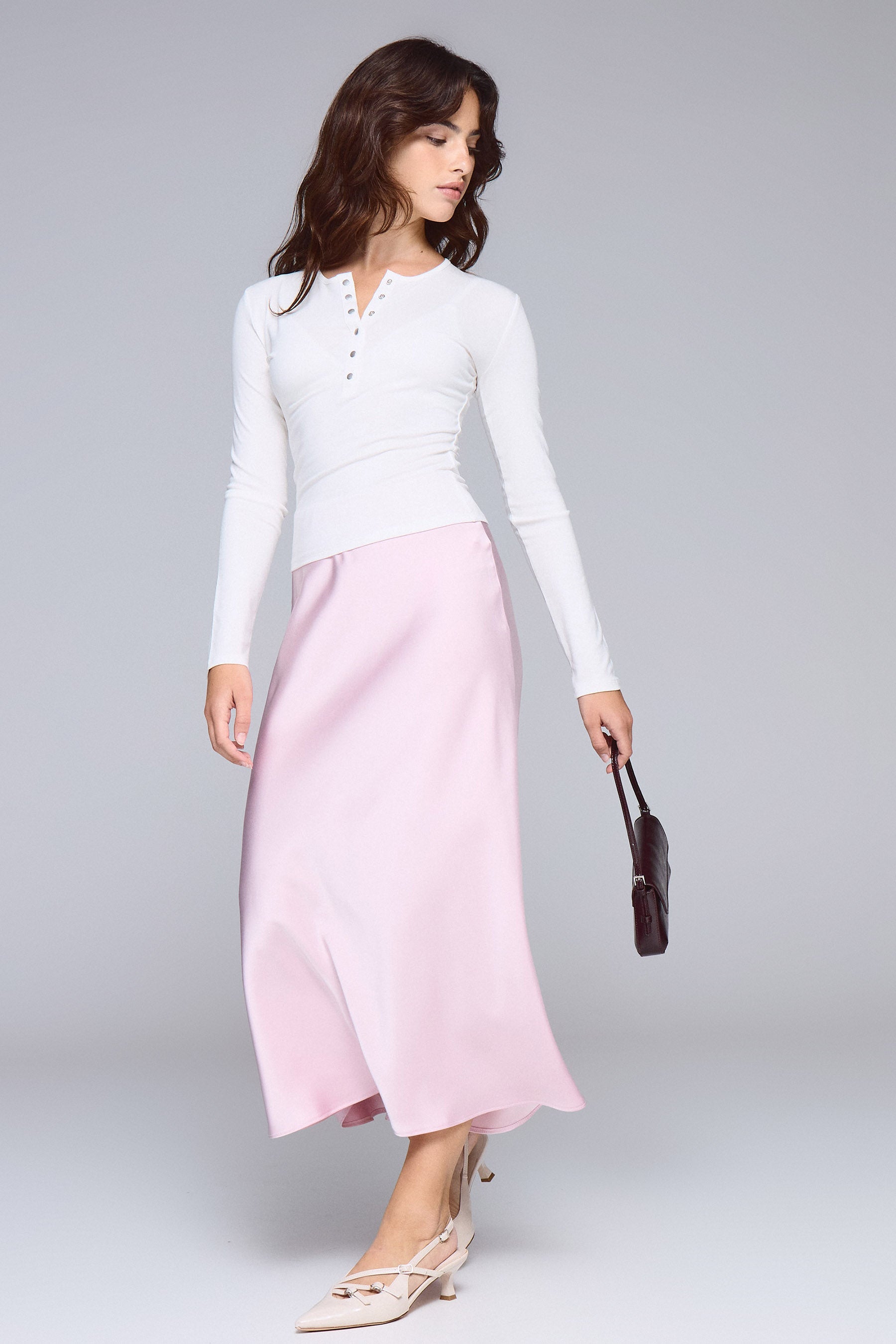 חצאית סאטן מידי פינק