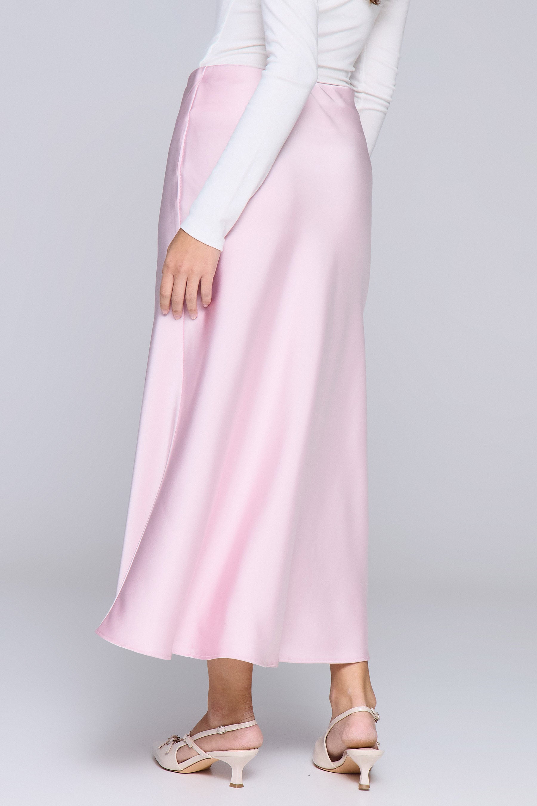 חצאית סאטן מידי פינק