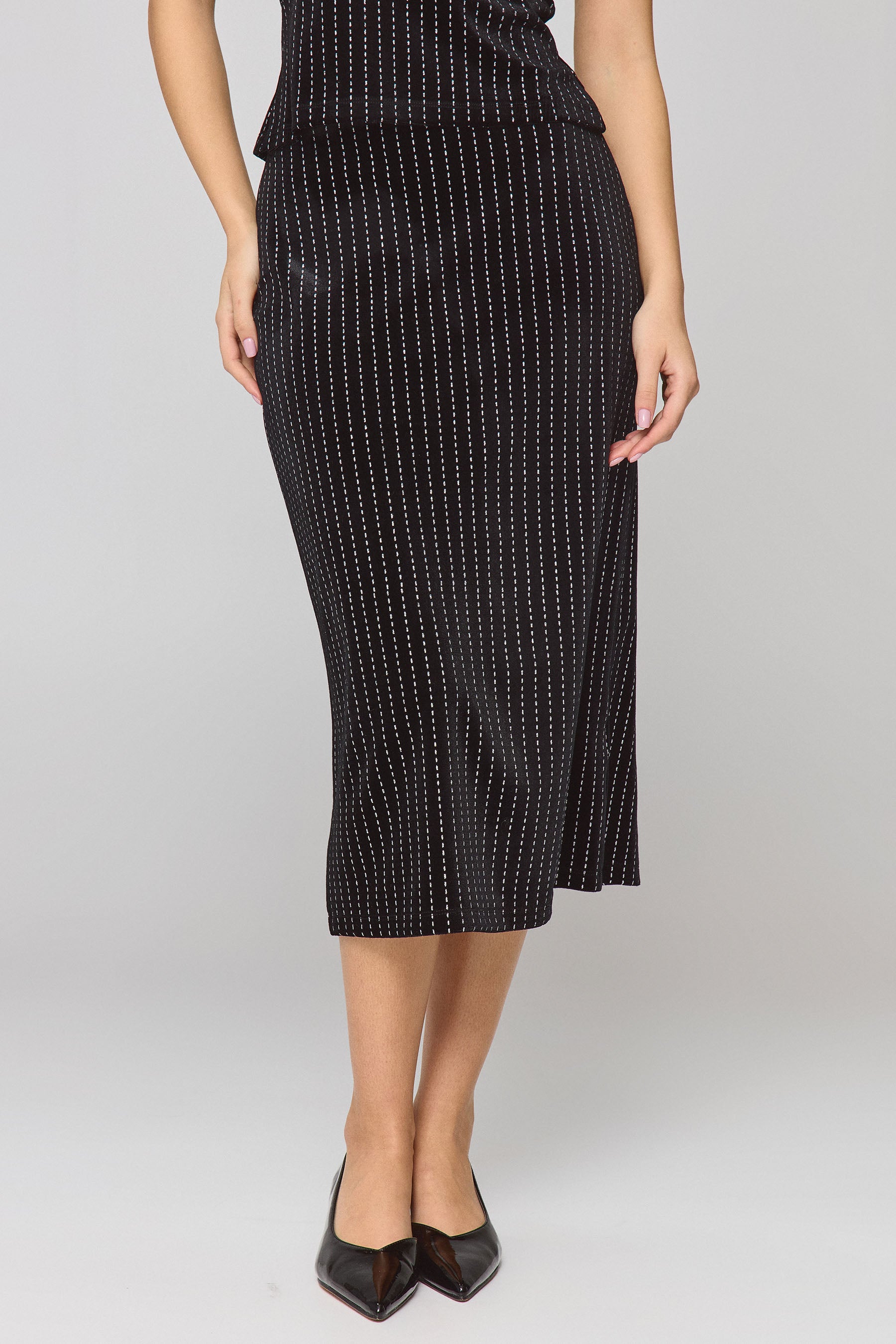 חצאית מידי קטיפה סילבר סטרייפס