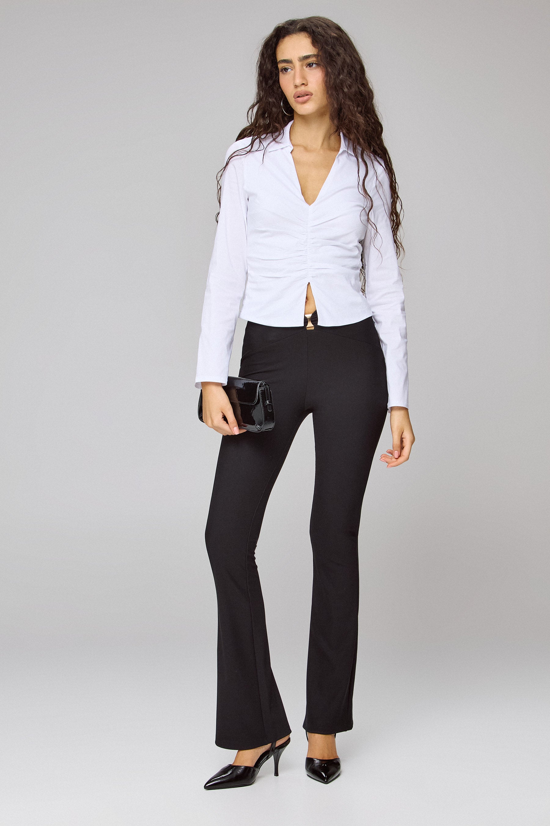 חולצת נעמי צווארון כיווצים