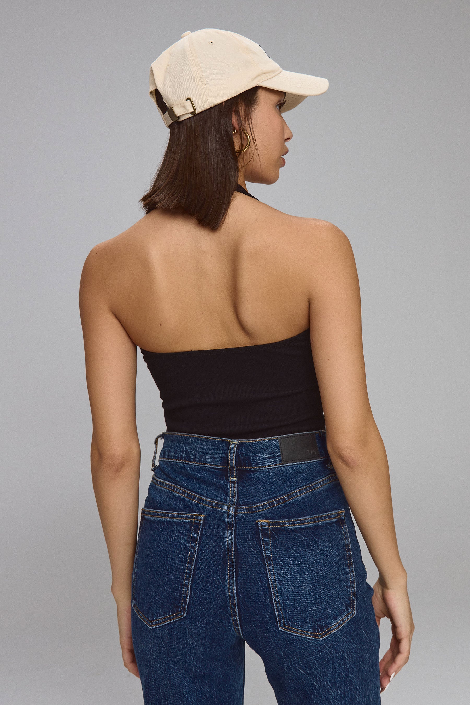 גופיית קולר קלואי בלאק & וויט