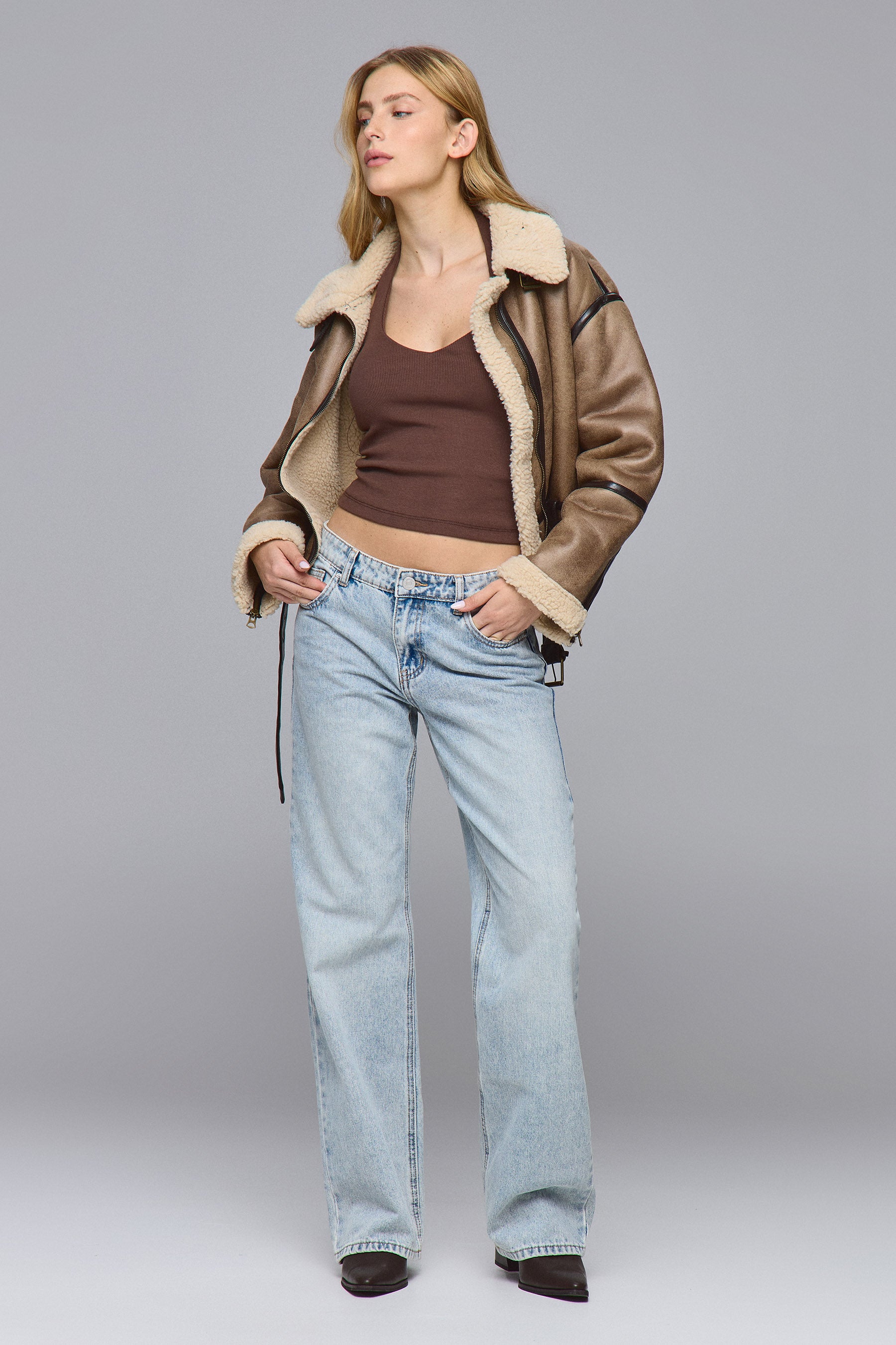 גופיית קולר קלואי קולור