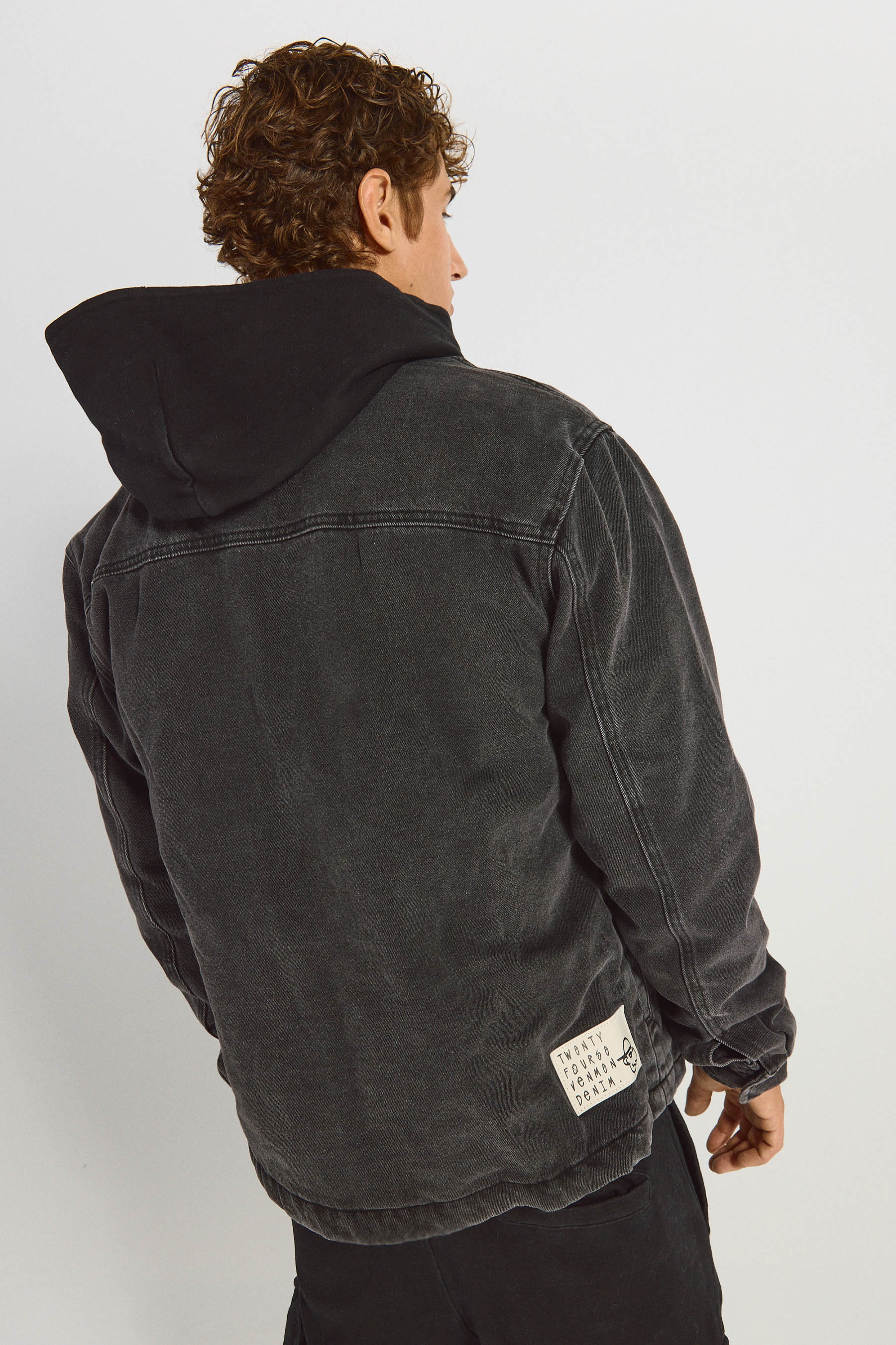 ג'קט ג'ינס טרנר בוקס