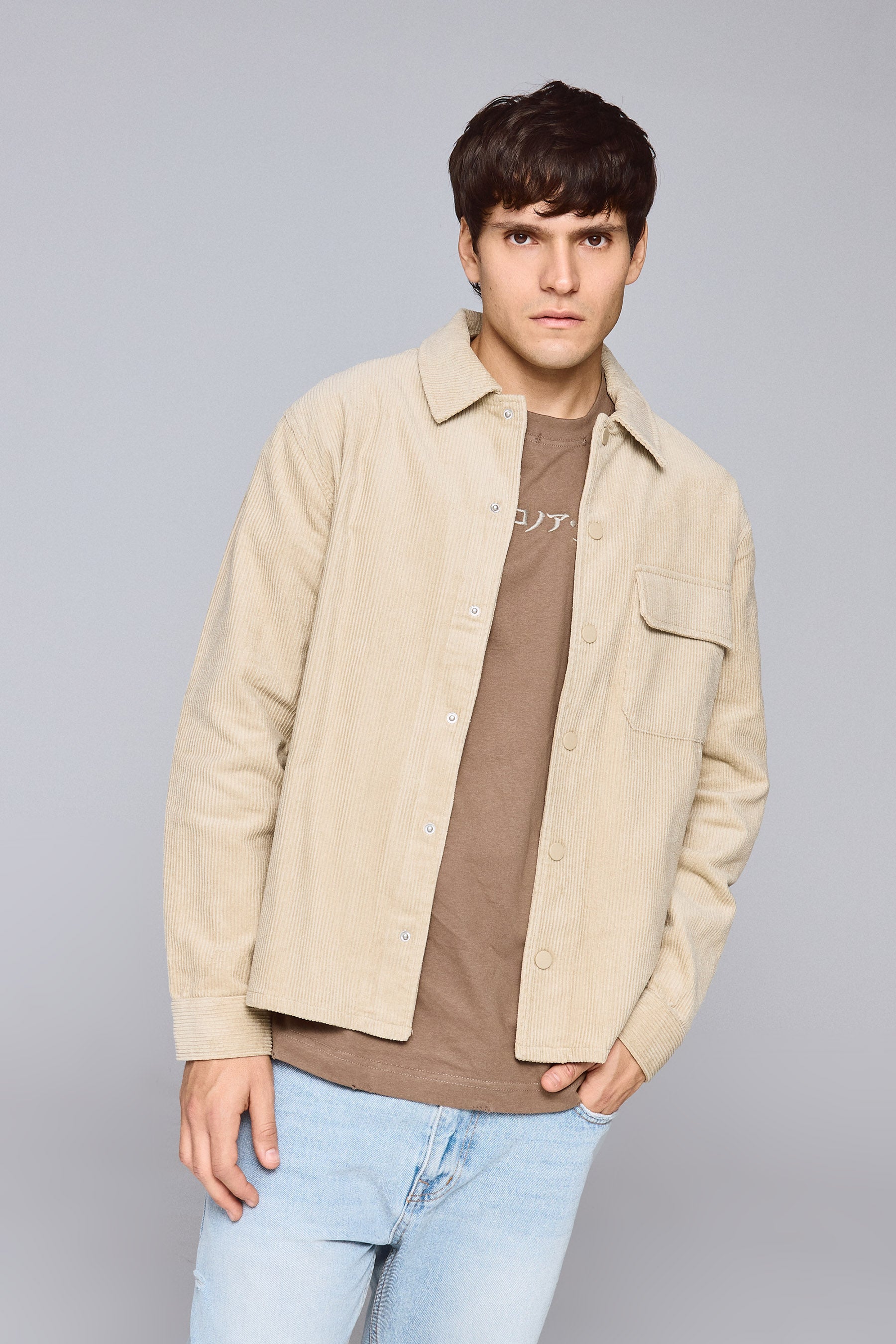 חולצת קורדורוי עם כיס