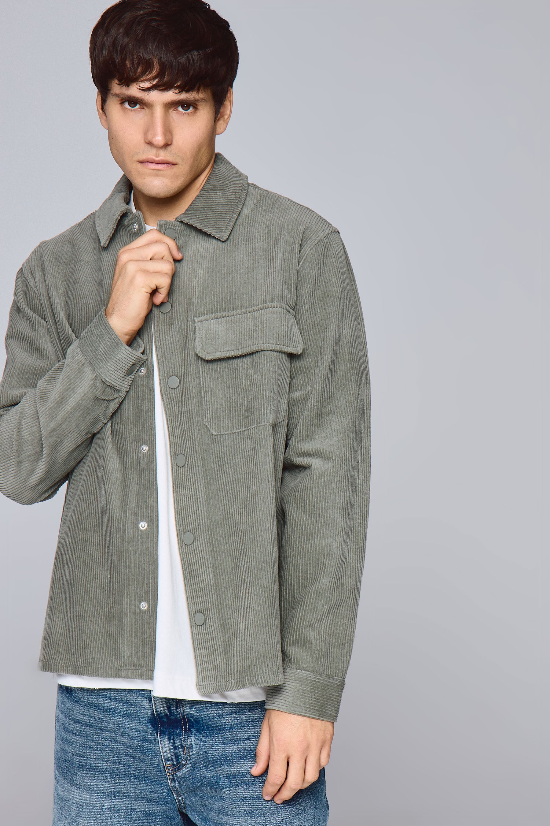 חולצת קורדורוי עם כיס