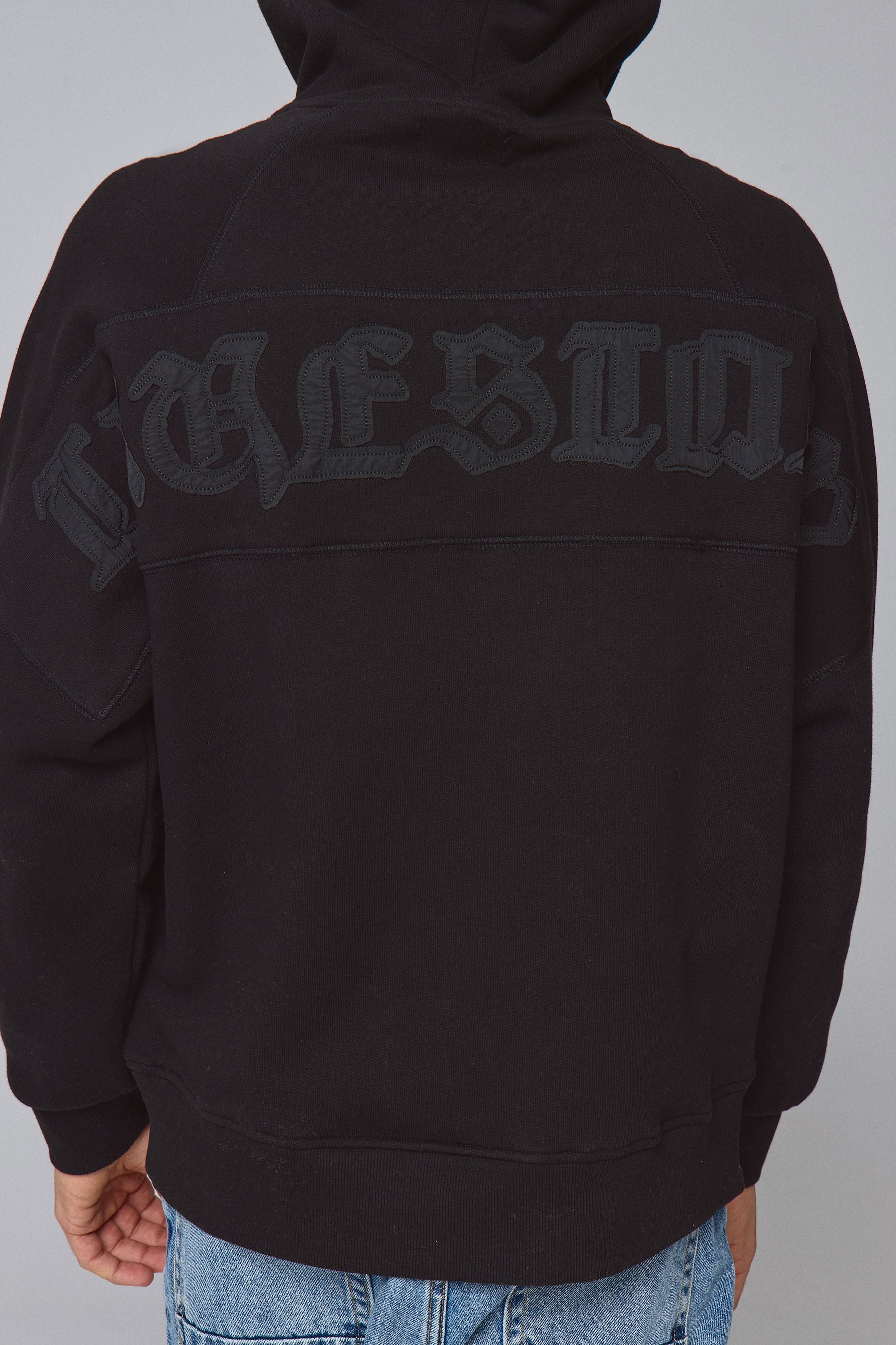 קפוצ'ון אוברסייז סטורי