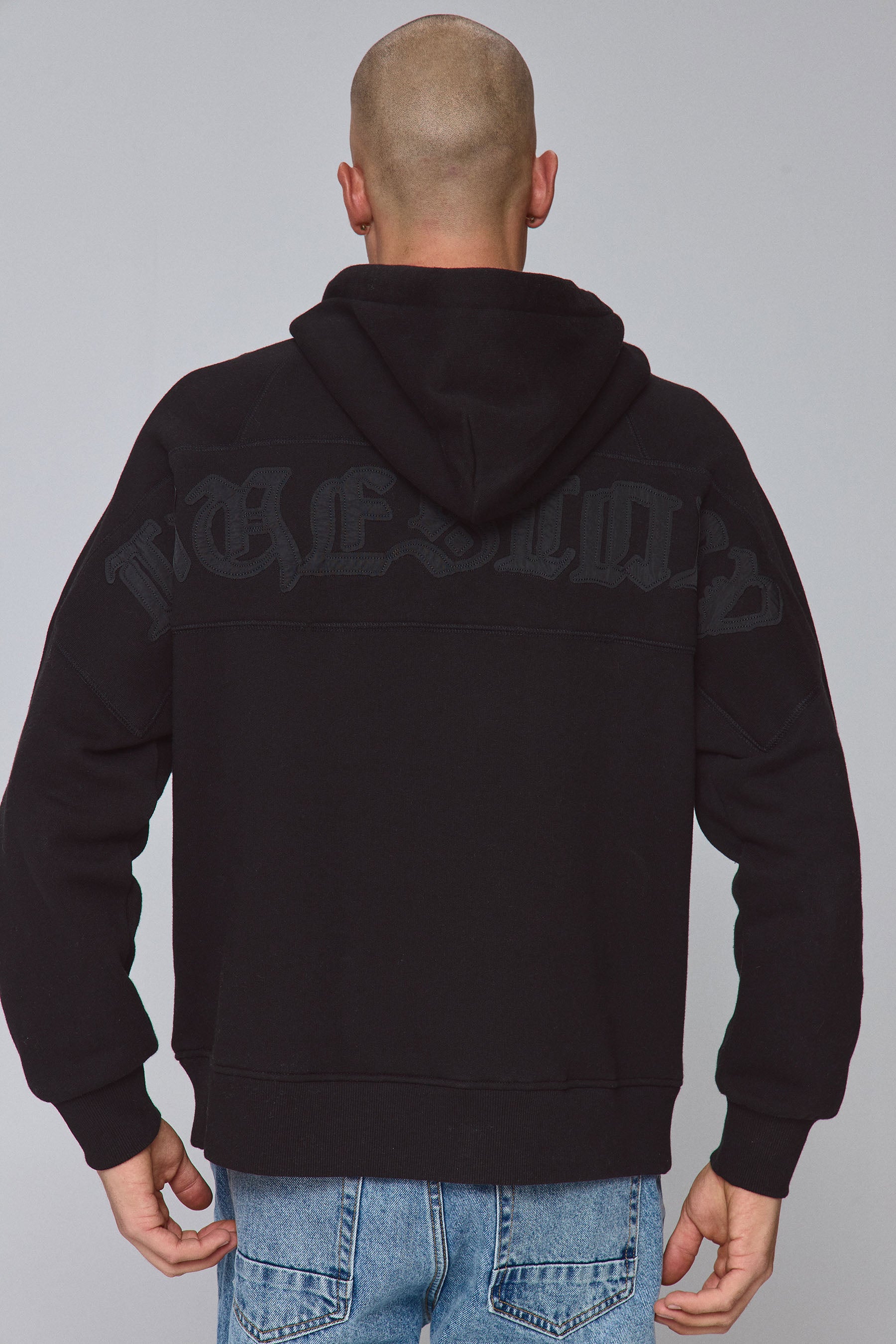 קפוצ'ון אוברסייז סטורי