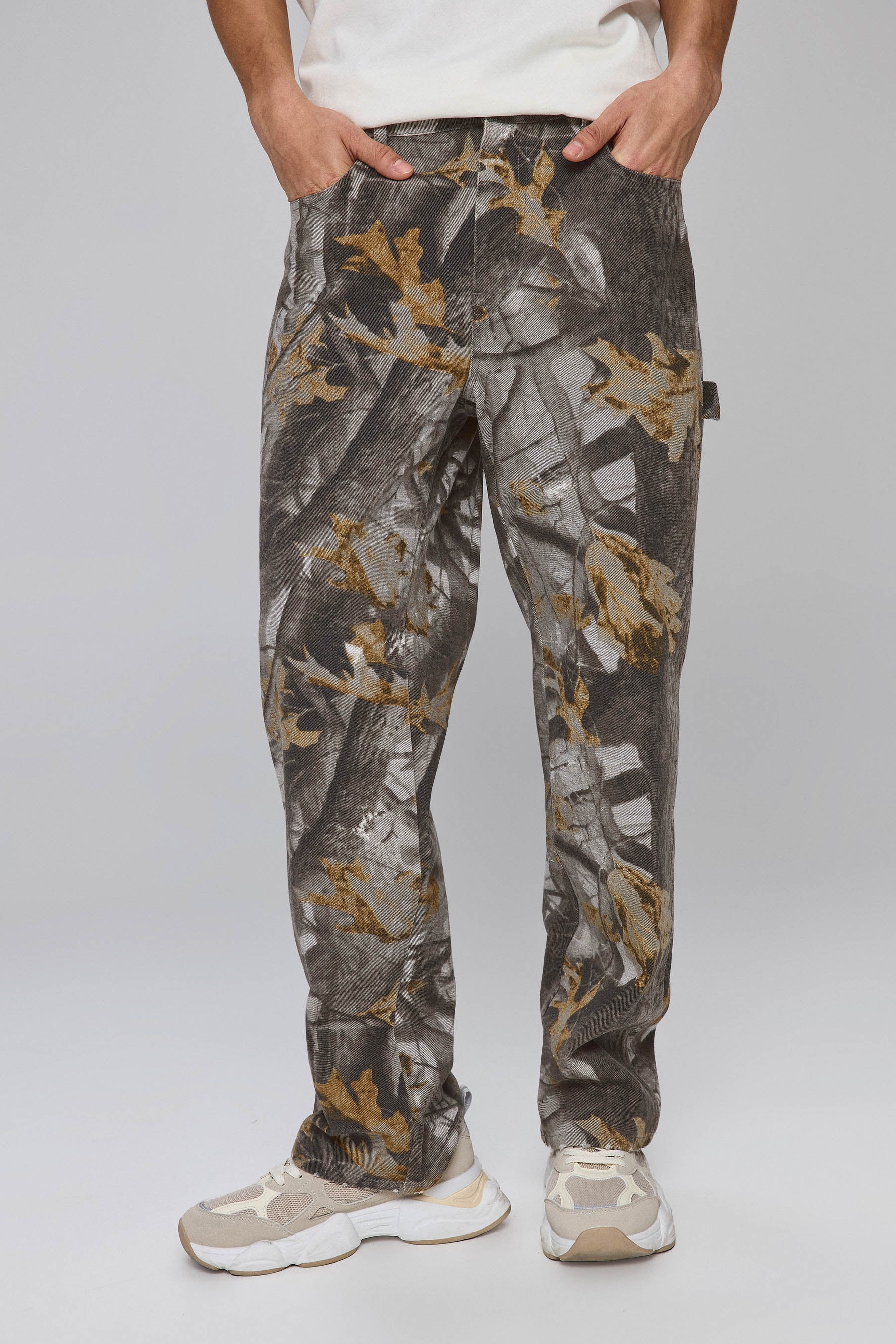 ג'ינס קרפנטר פרחוני