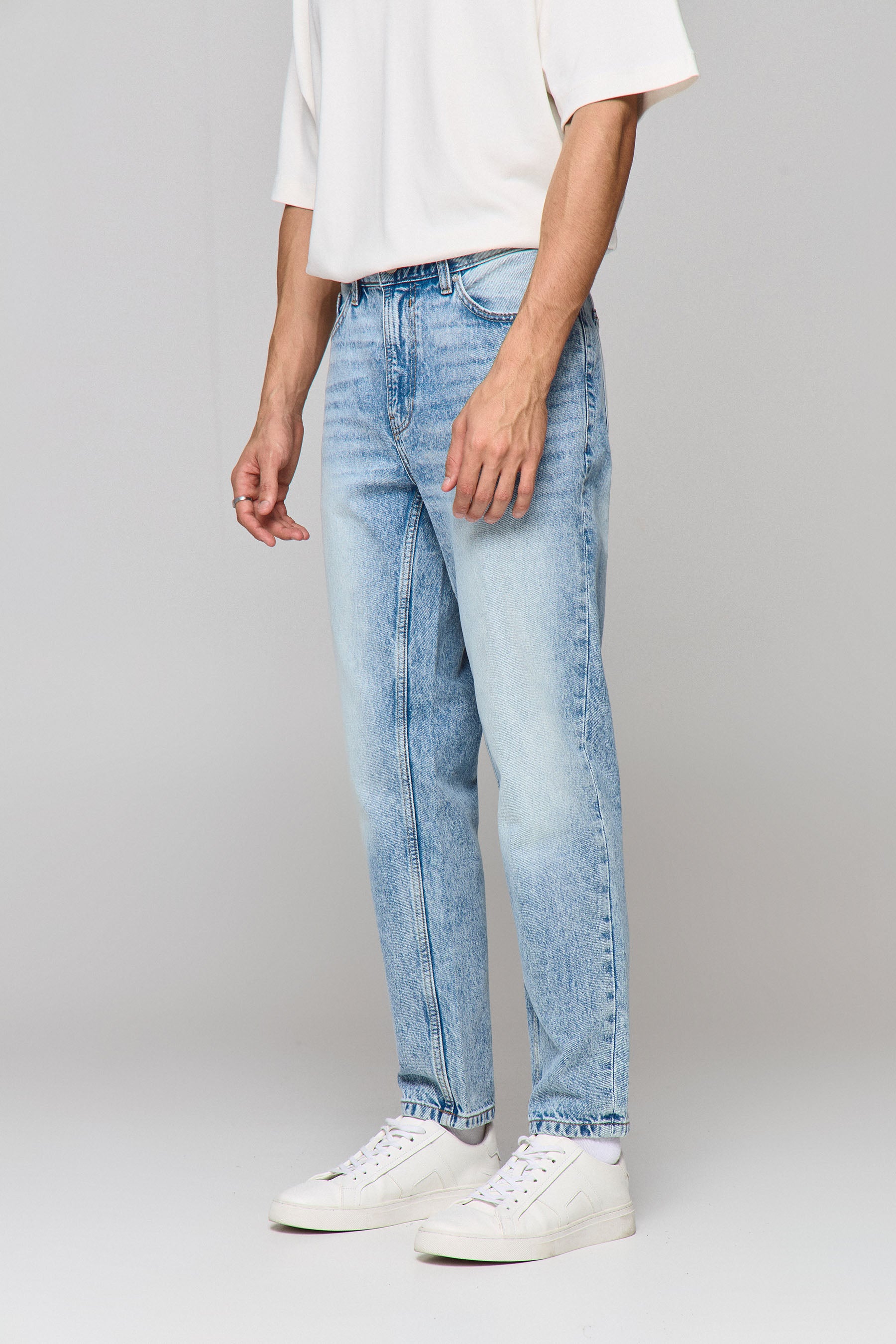 ג'ינס לואיס