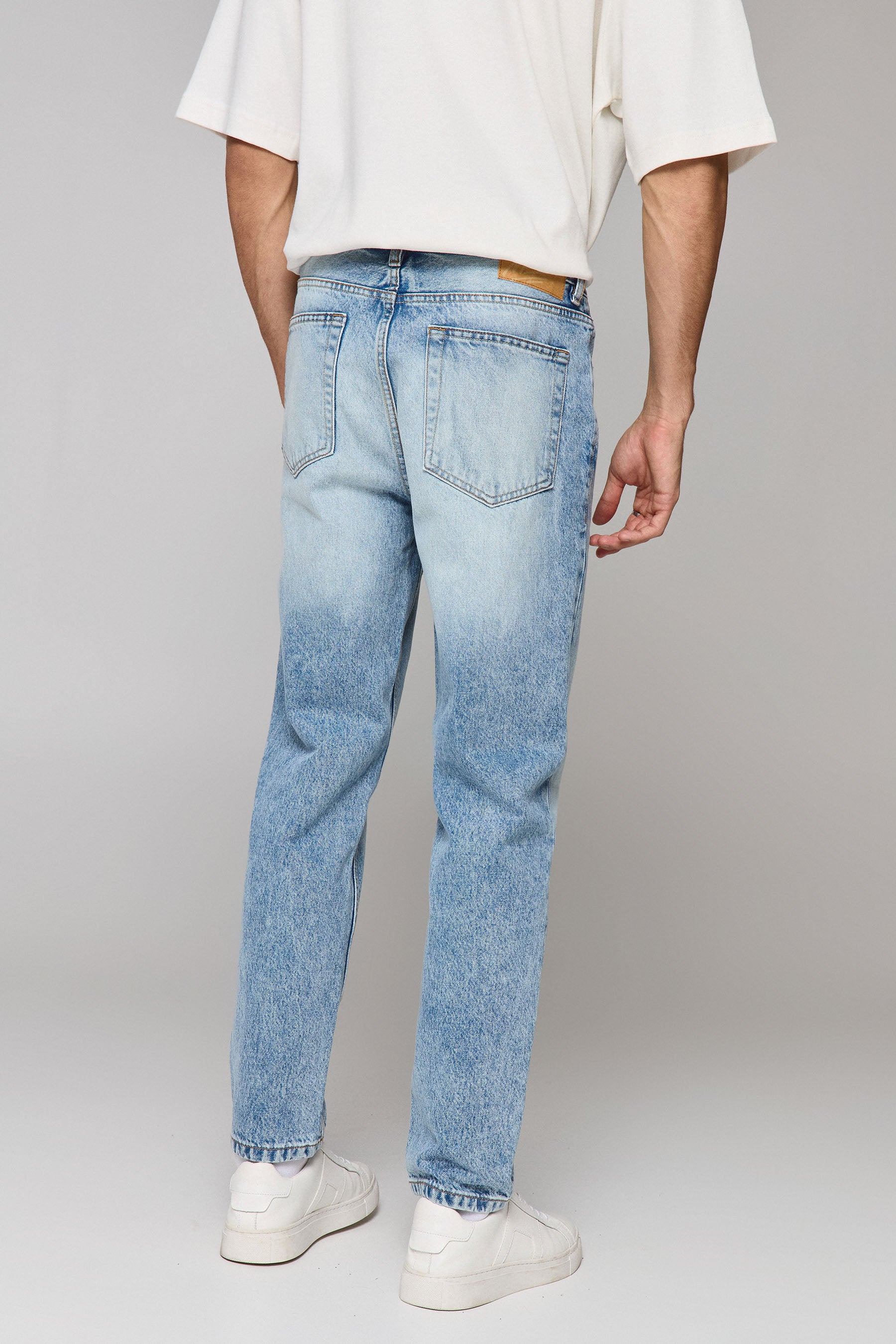 ג'ינס לואיס