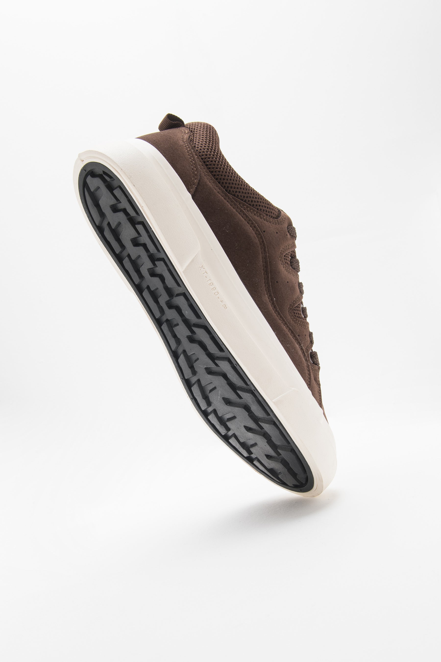 סניקרס אשטון