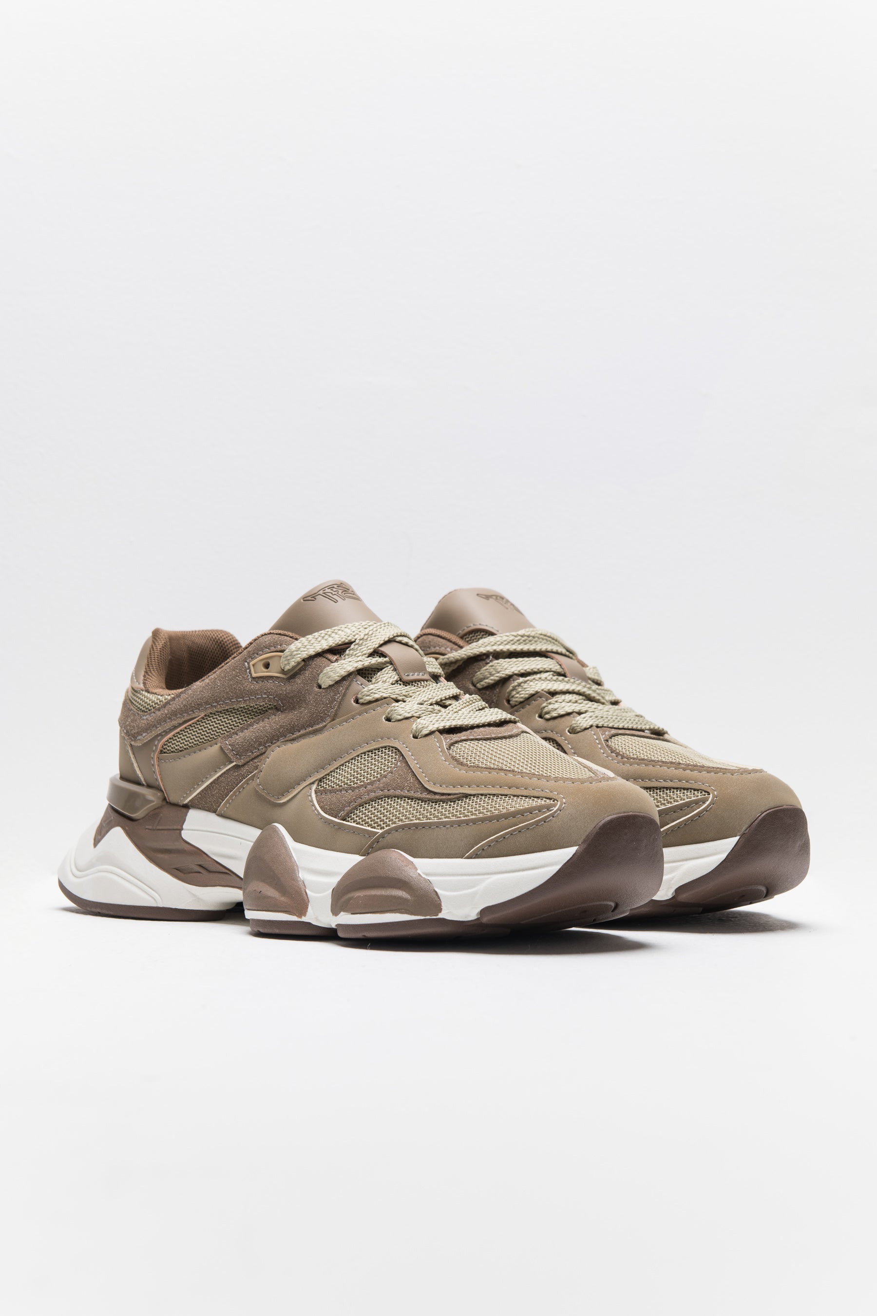 סניקרס ג'ייסון בג'