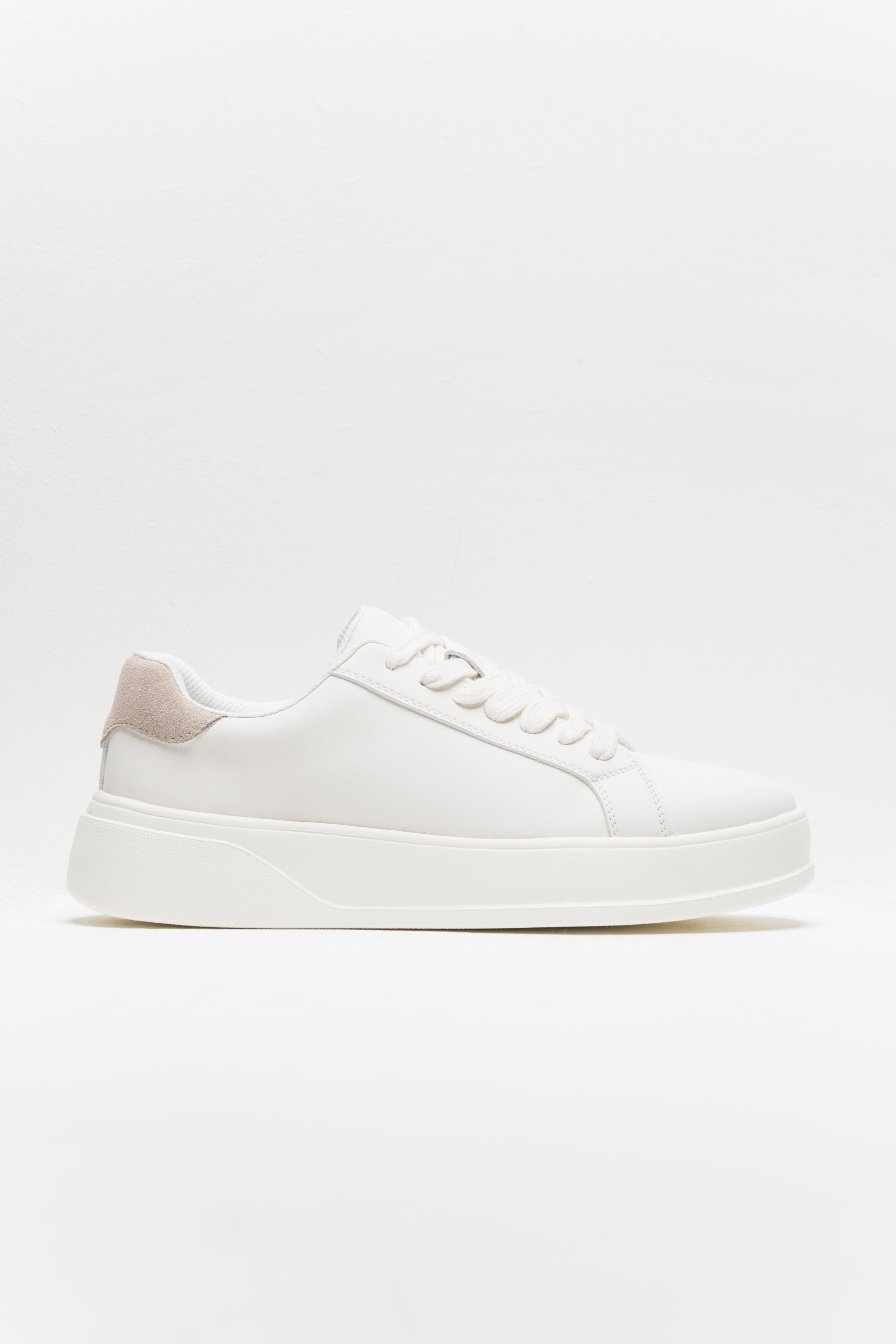 סניקרס ליאו