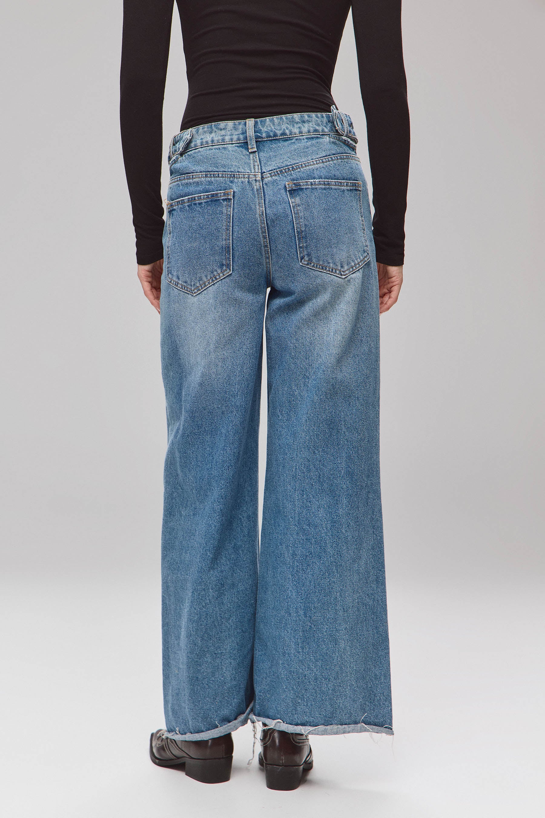 ג'ינס נמוך אבזם