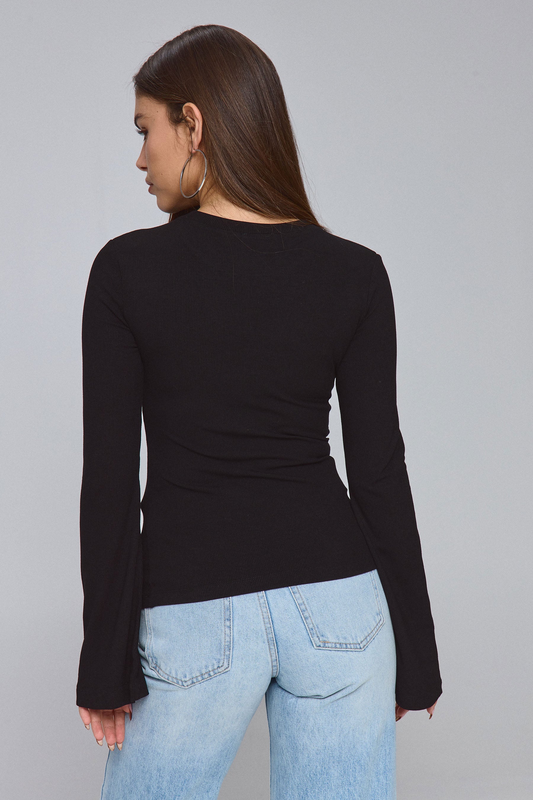 חולצת טי שרוול רחב