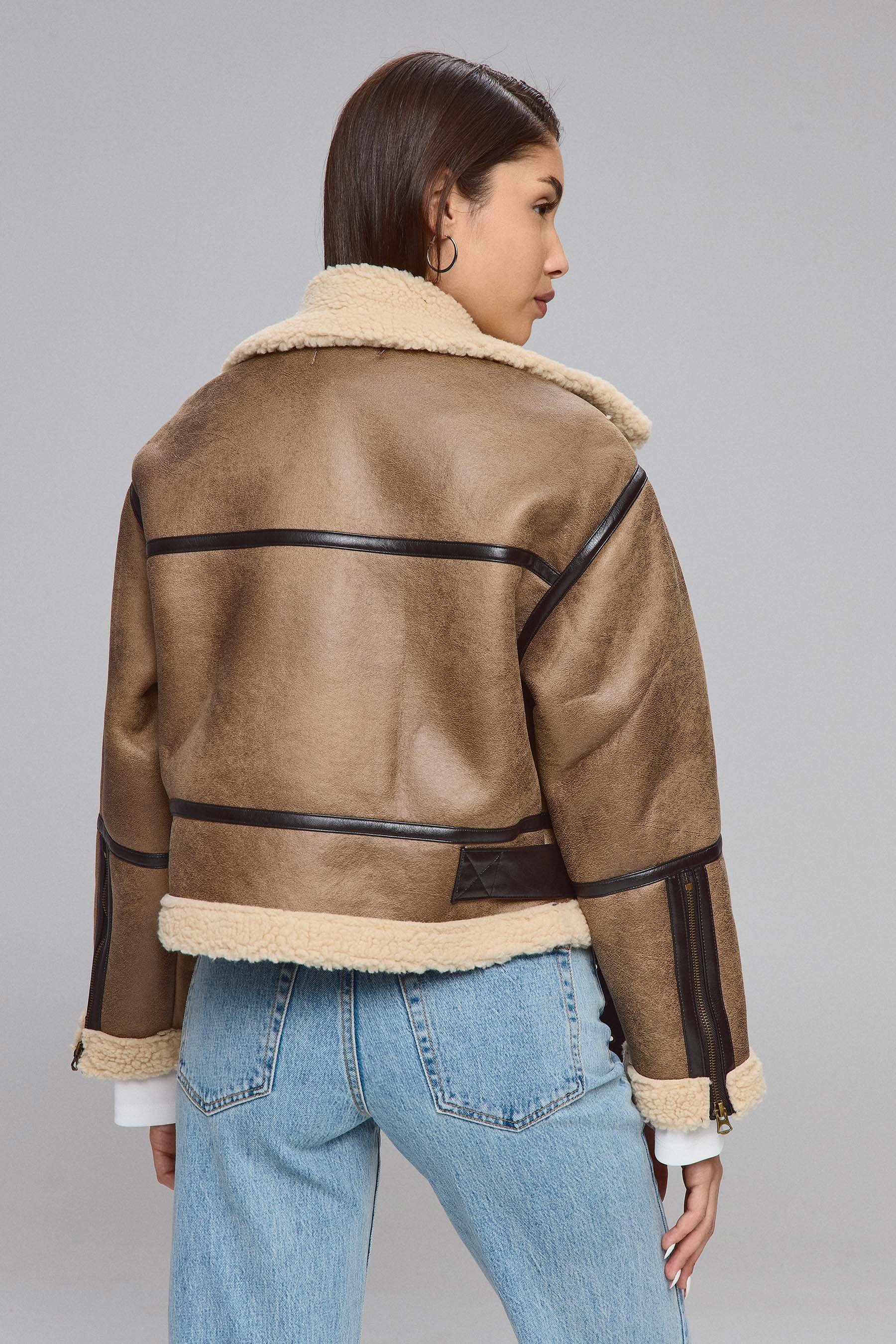 מעיל טייסים שירו