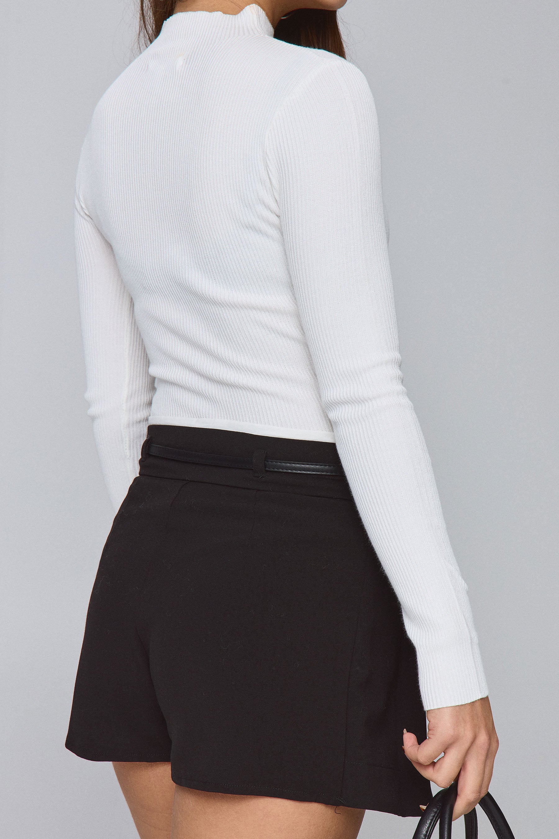 סקורט קפלים חגורה דקה