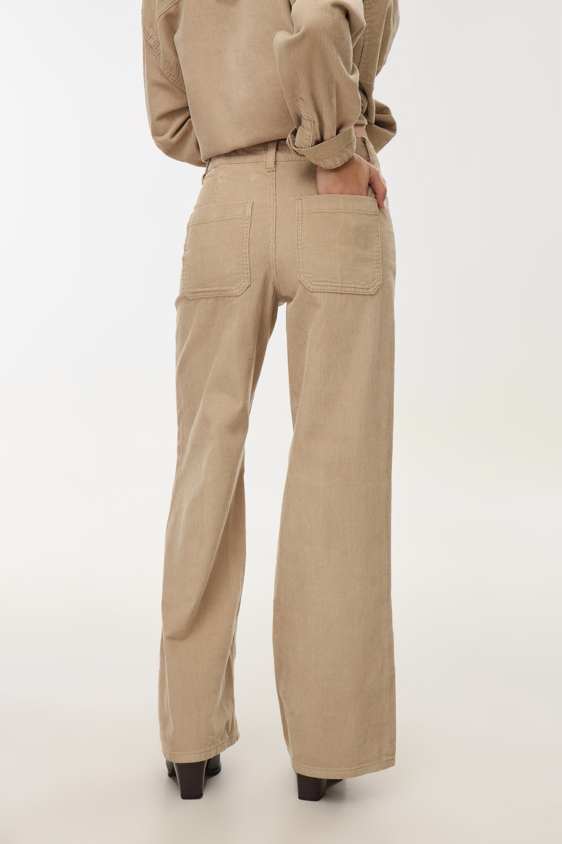 קורדרוי רגל רחבה