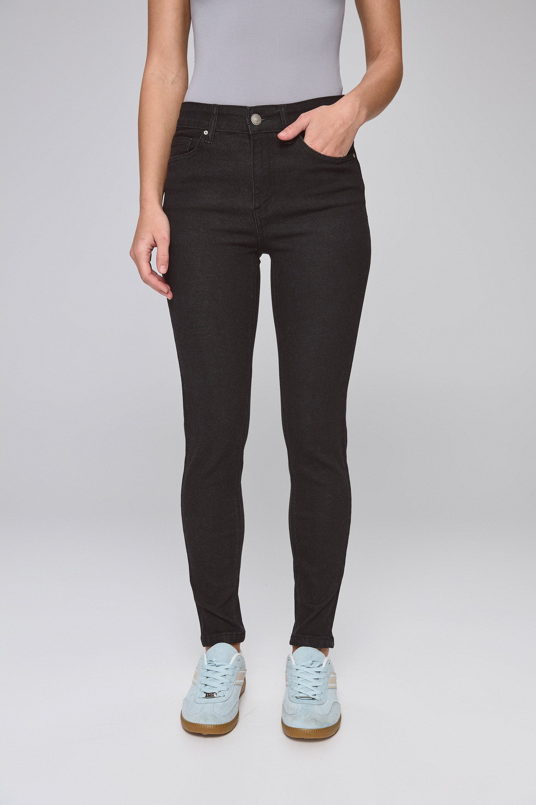 ג'ינס סקיני ניל