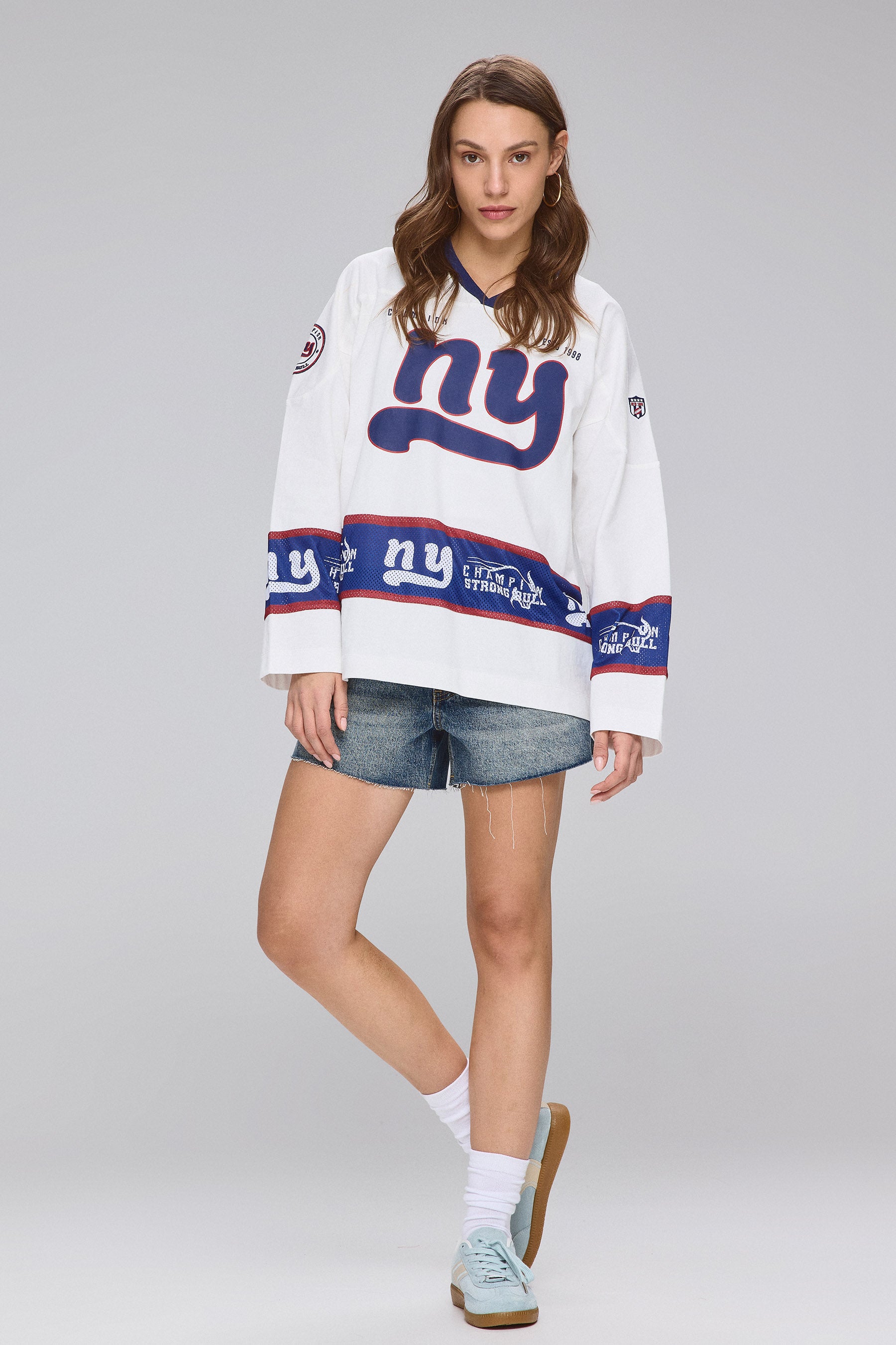 טי שירט עם חיתוכים בד רשת