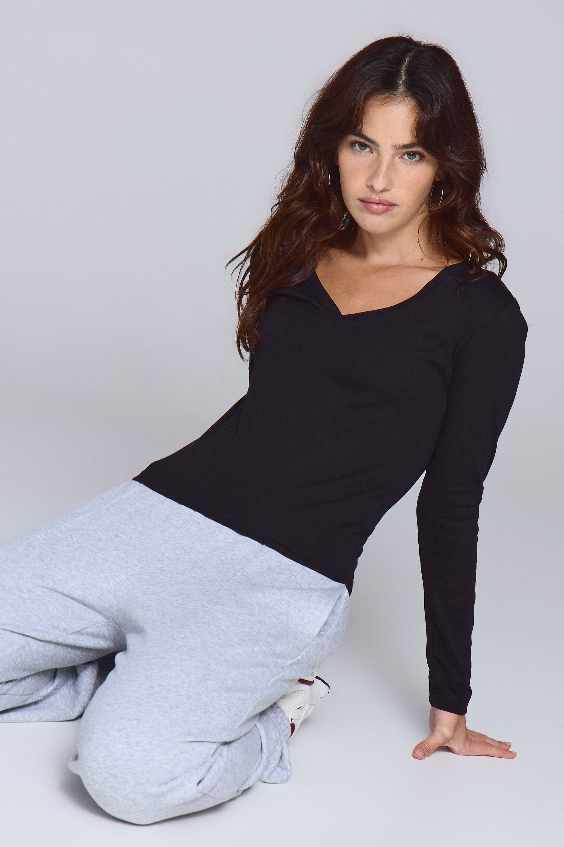 חולצת וי רני שרוול ארוך