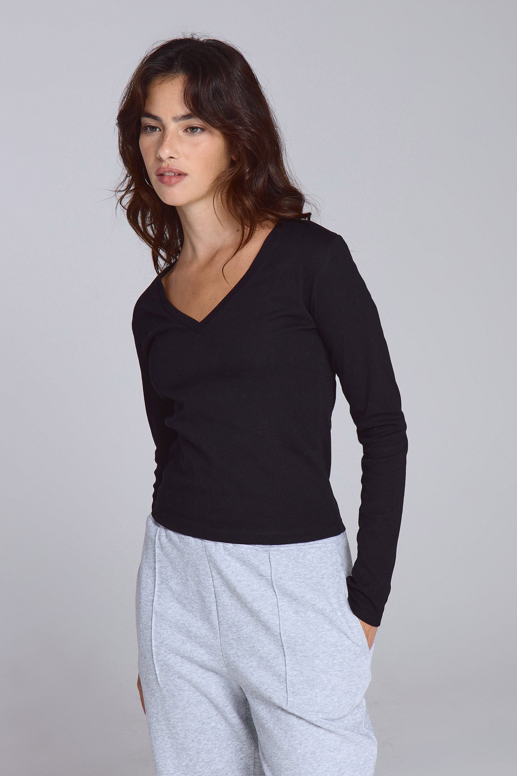 חולצת וי רני שרוול ארוך