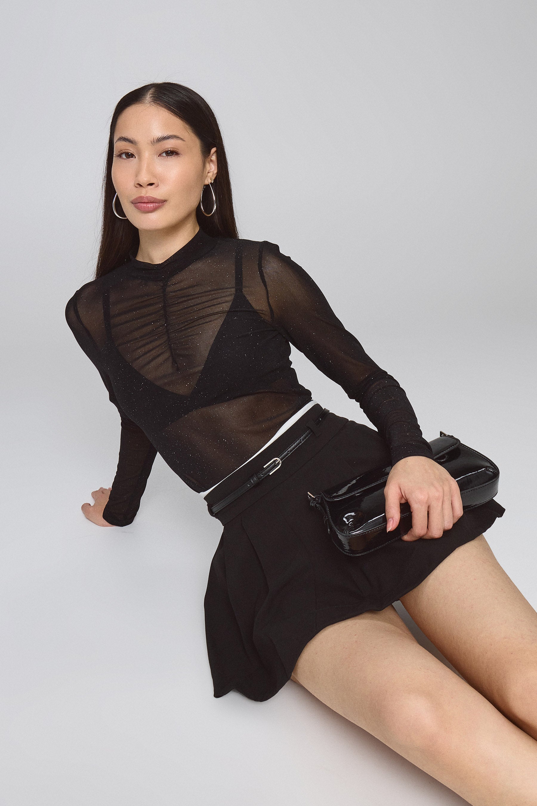 חולצת לורקס עם כיווץ קדמי