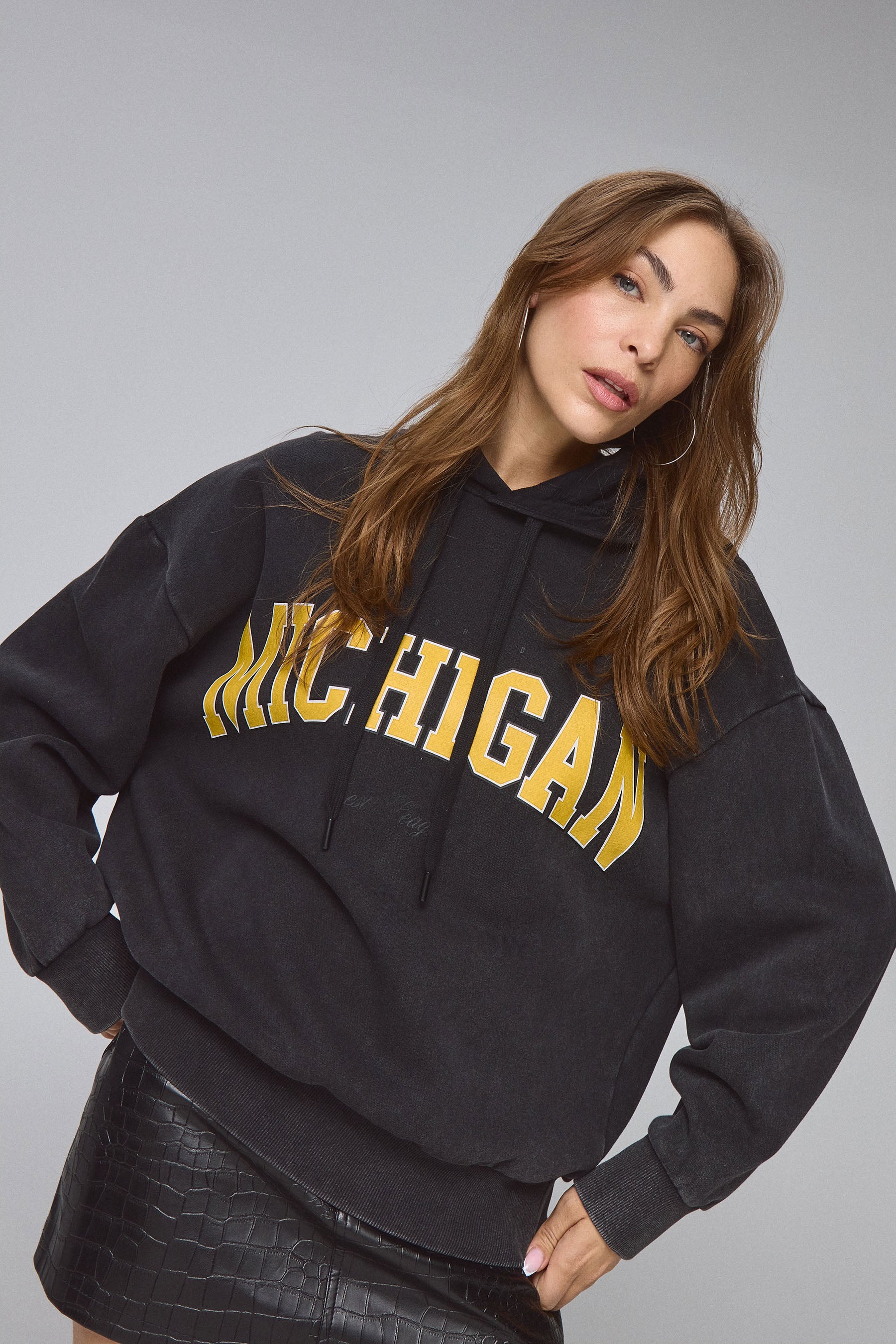 קפוצ'ון מישיגן שחור שטוף