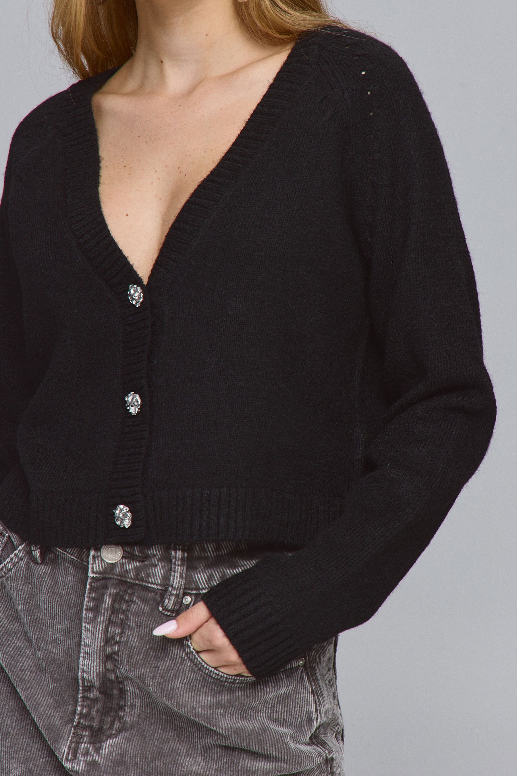 קרדיגן עם כפתורים מנצנצים