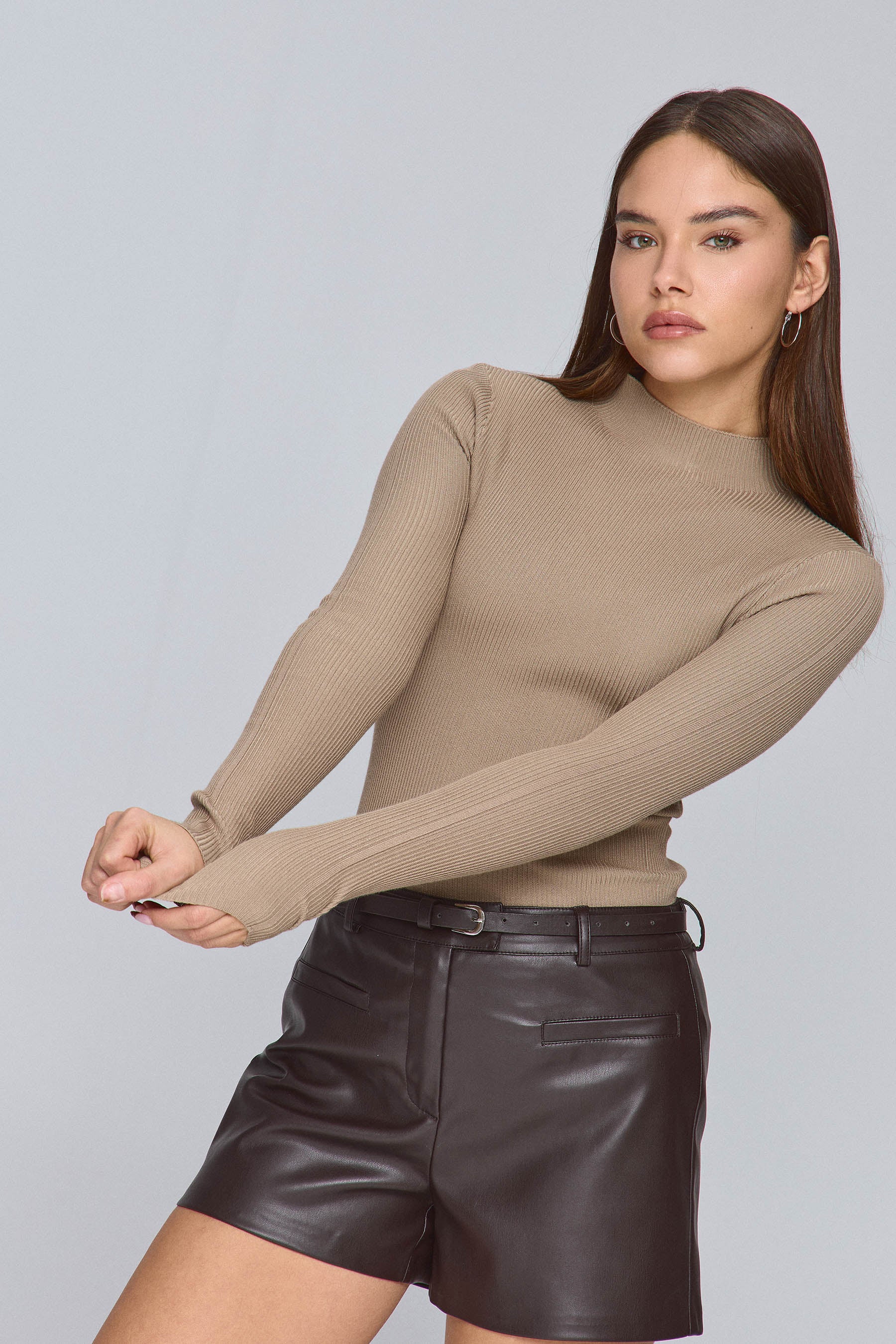 סריג פרומו צווארון מוק