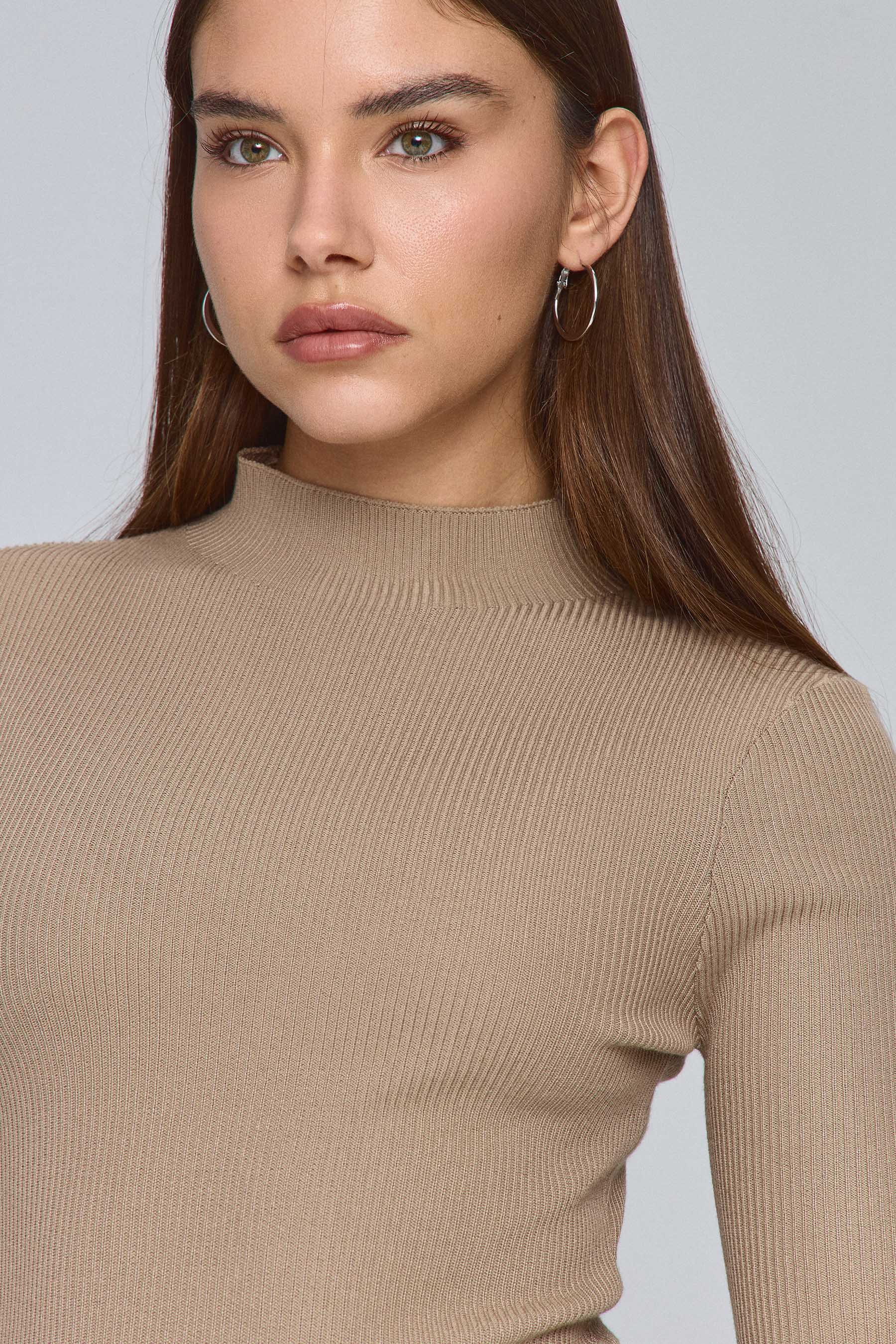 סריג פרומו צווארון מוק