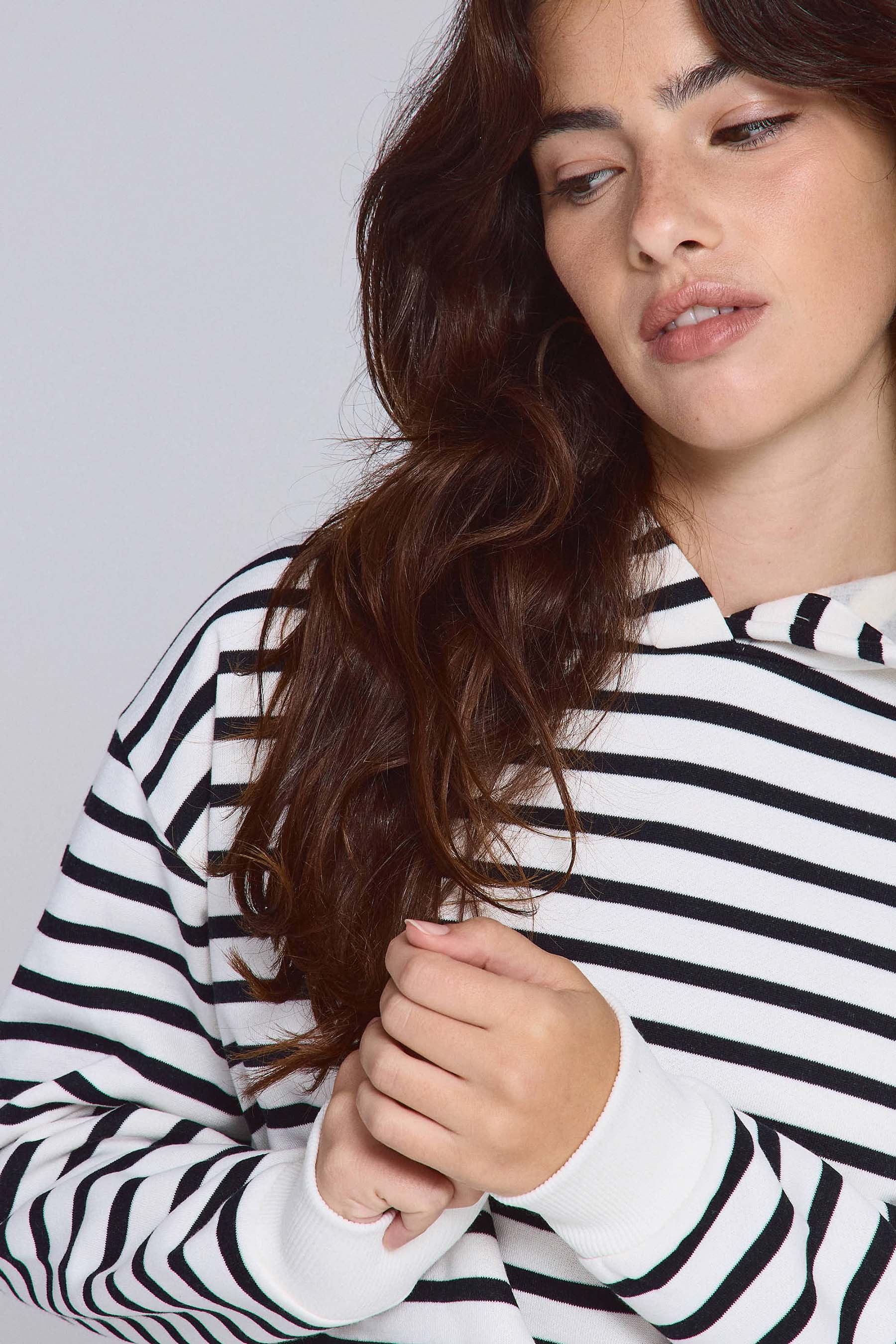 פוטר קפוצ'ון פסים דייזי