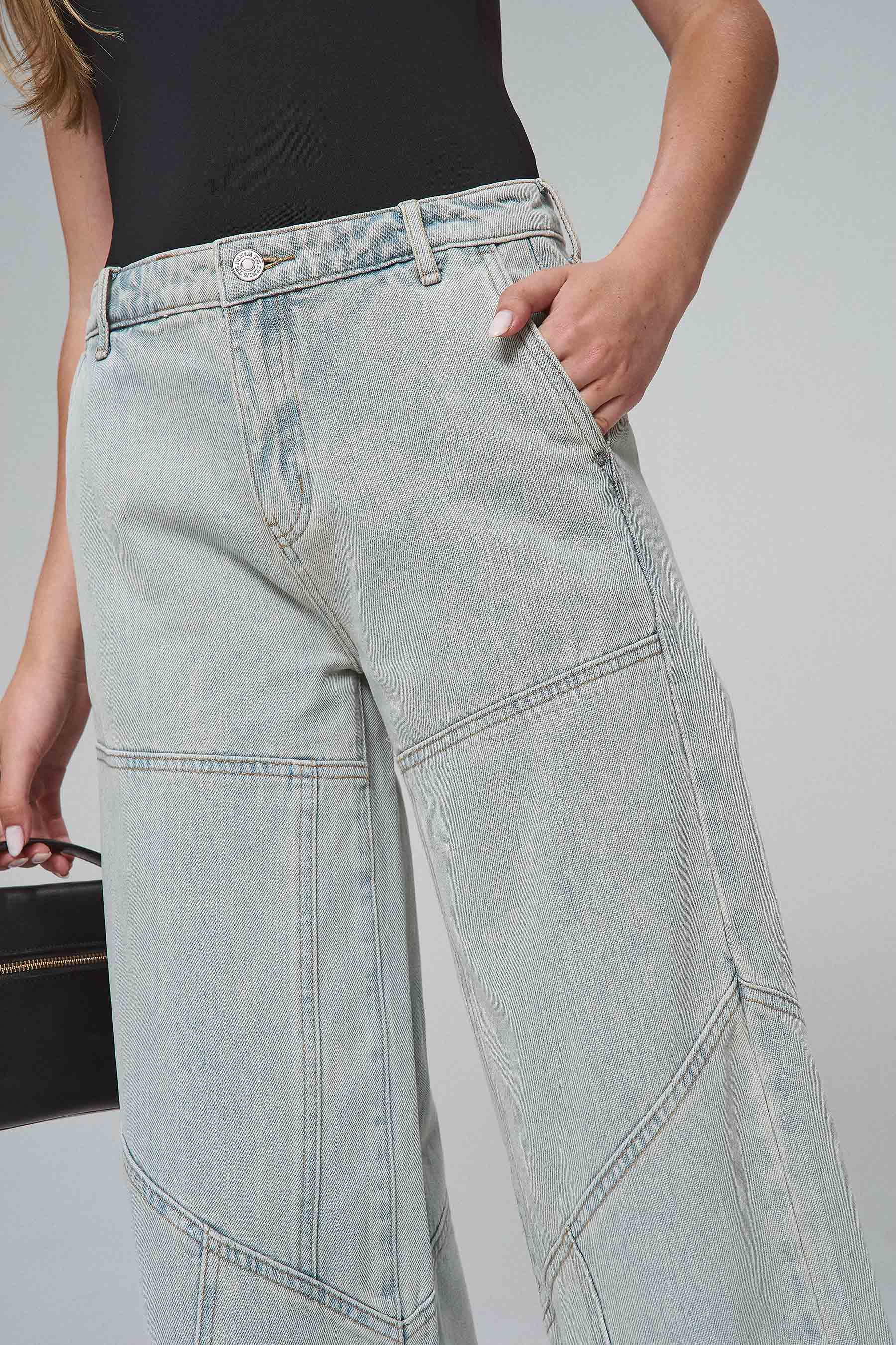 ג'ינס חתכים רחב