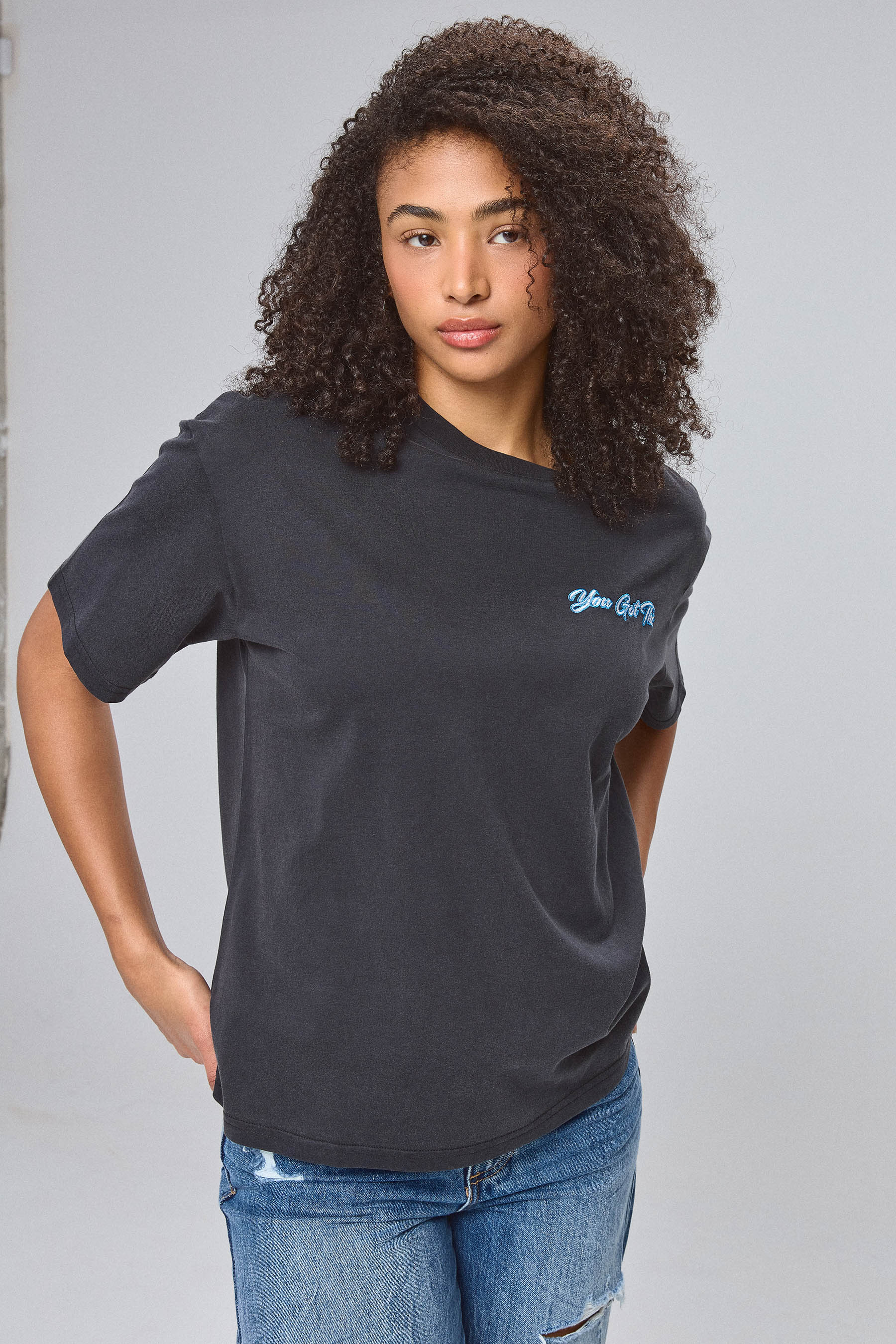 טי שטופה ורקמה