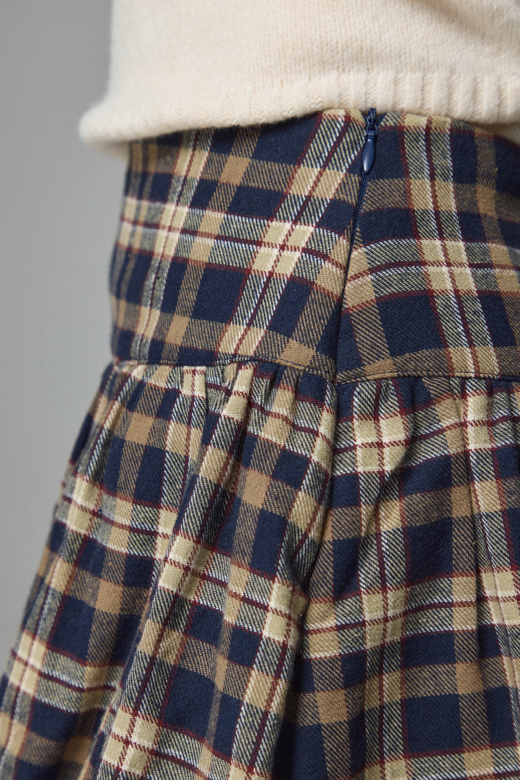 חצאית בלון משבצות רואו