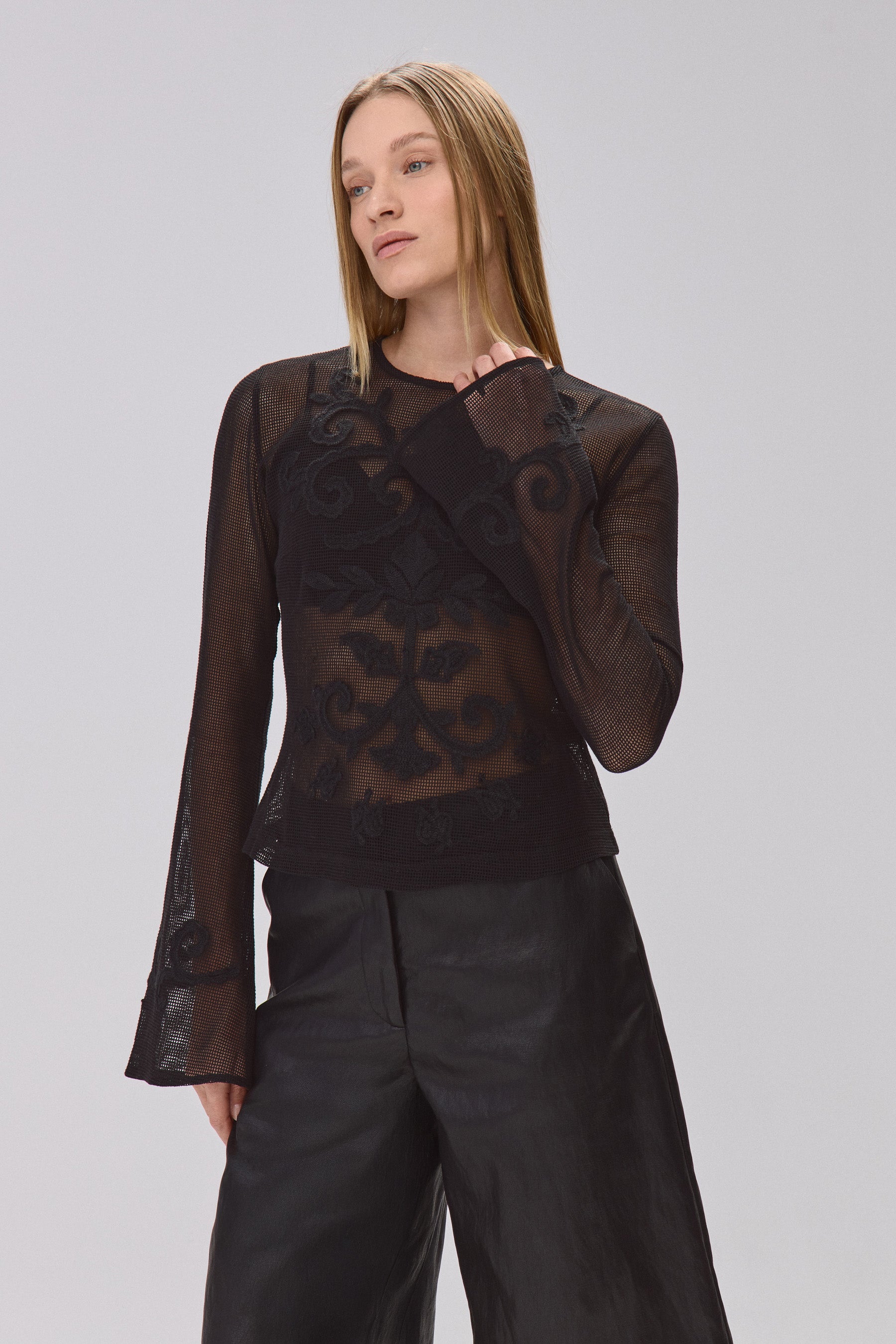 S חולצת תחרה