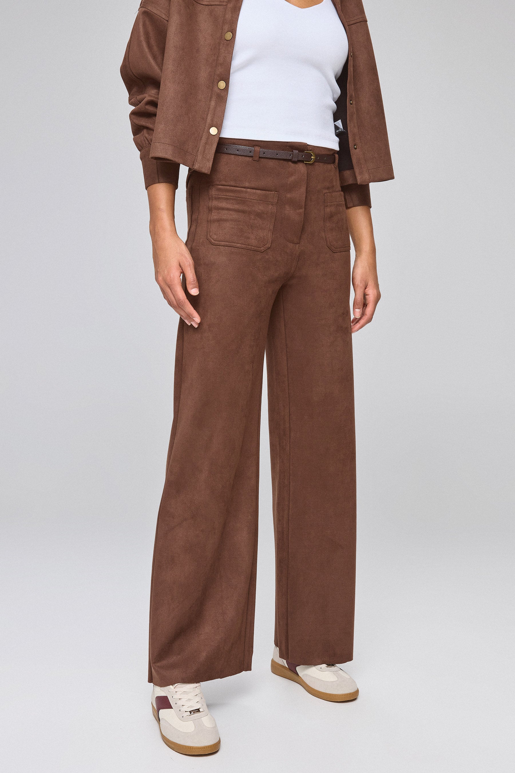 מכנסיים זמש עם חגורה דקה סט