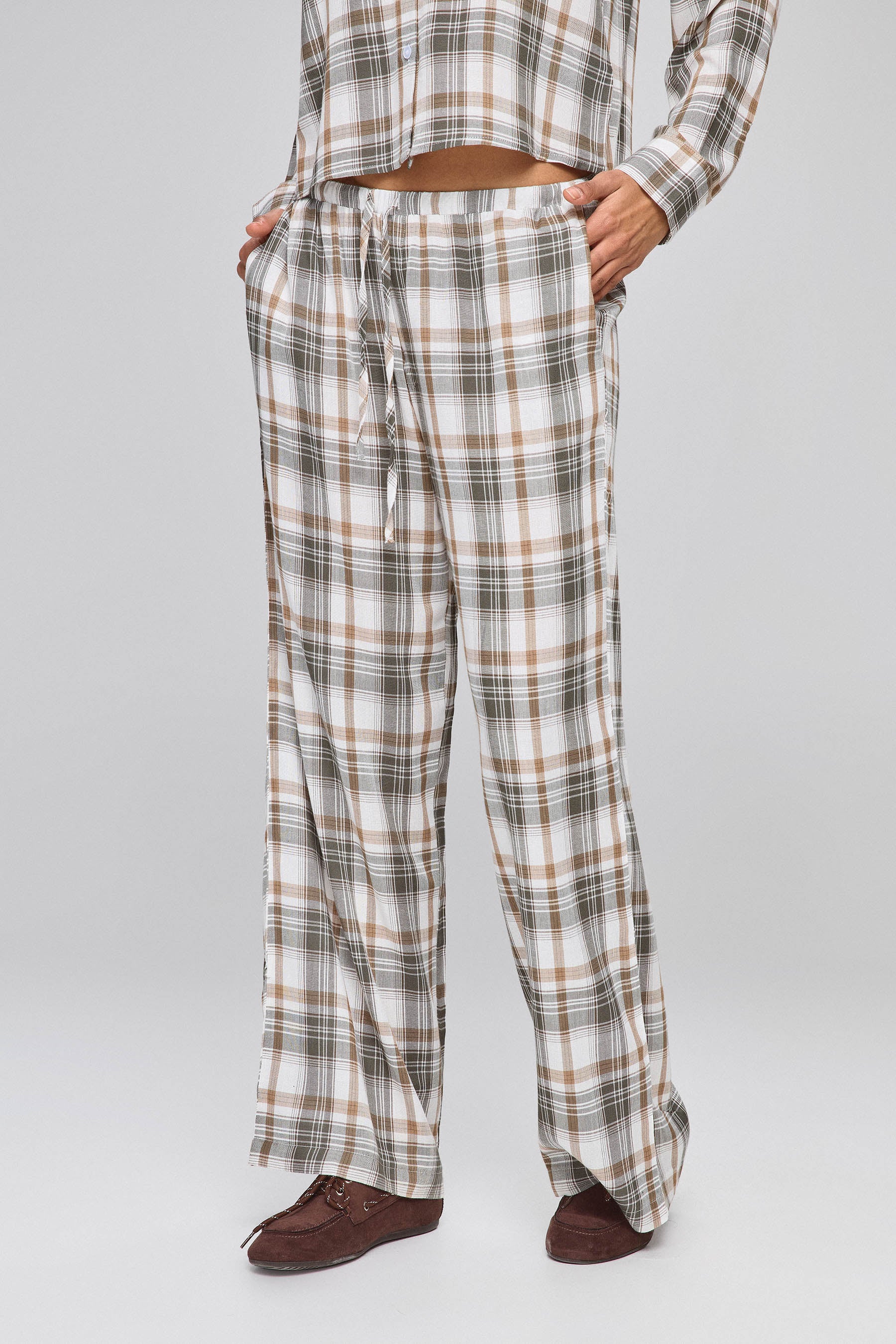 מכנס ארוך סט שיבוץ זית