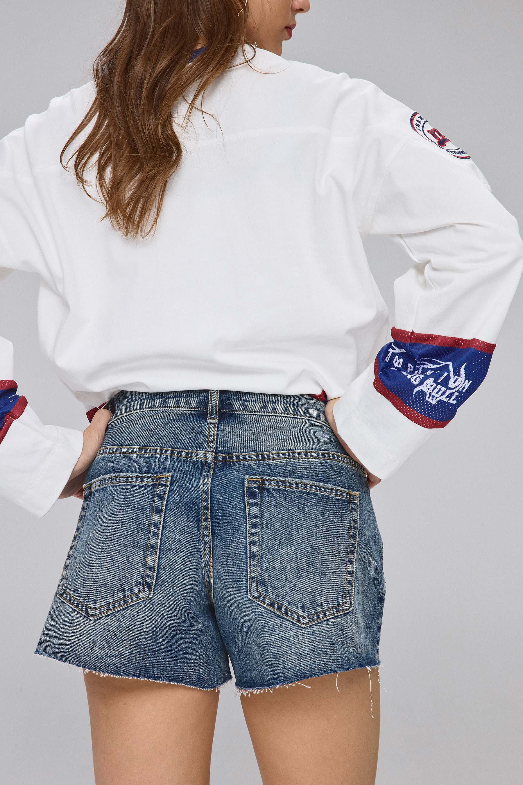 שורט ג'ינס סיס