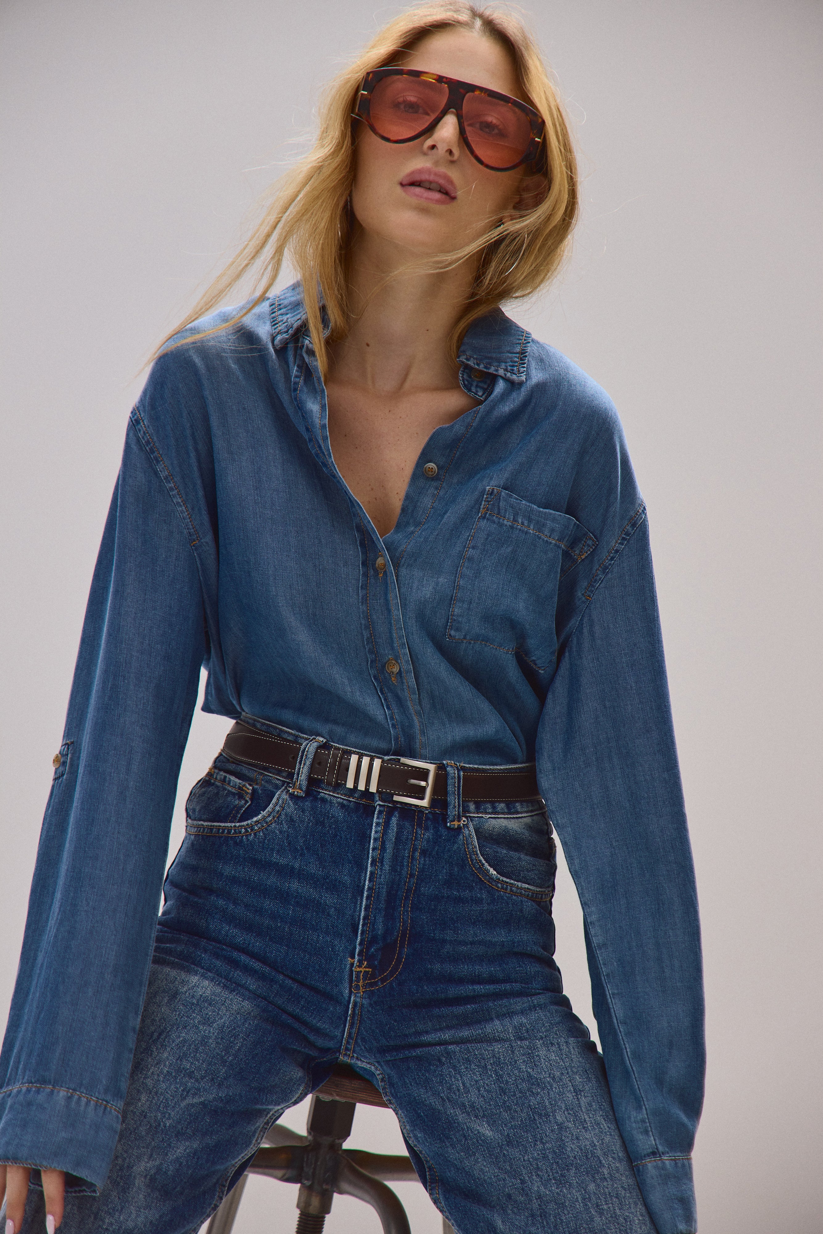 ג'ינס מימי רגל רחבה