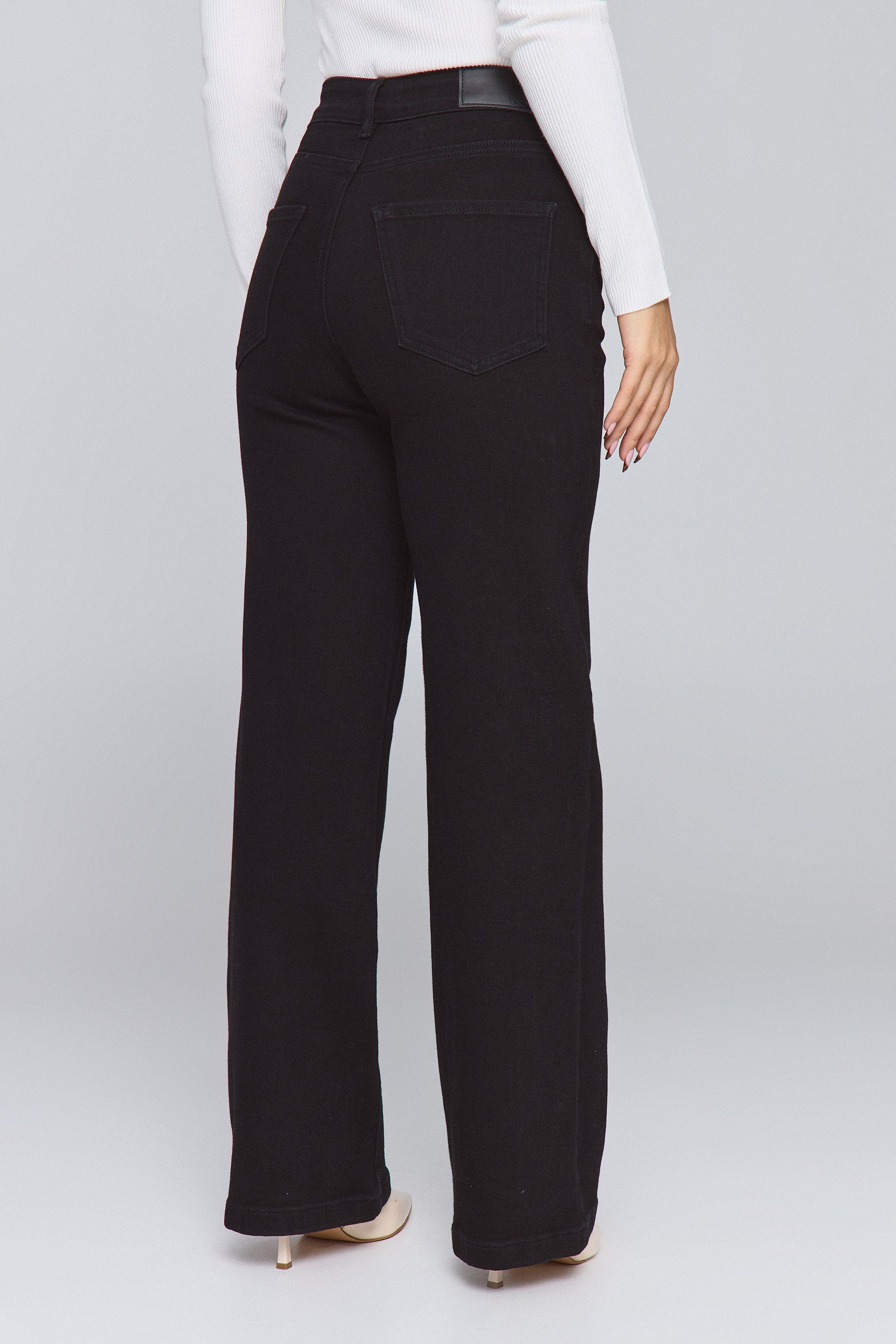 ג'ינס ישר סול