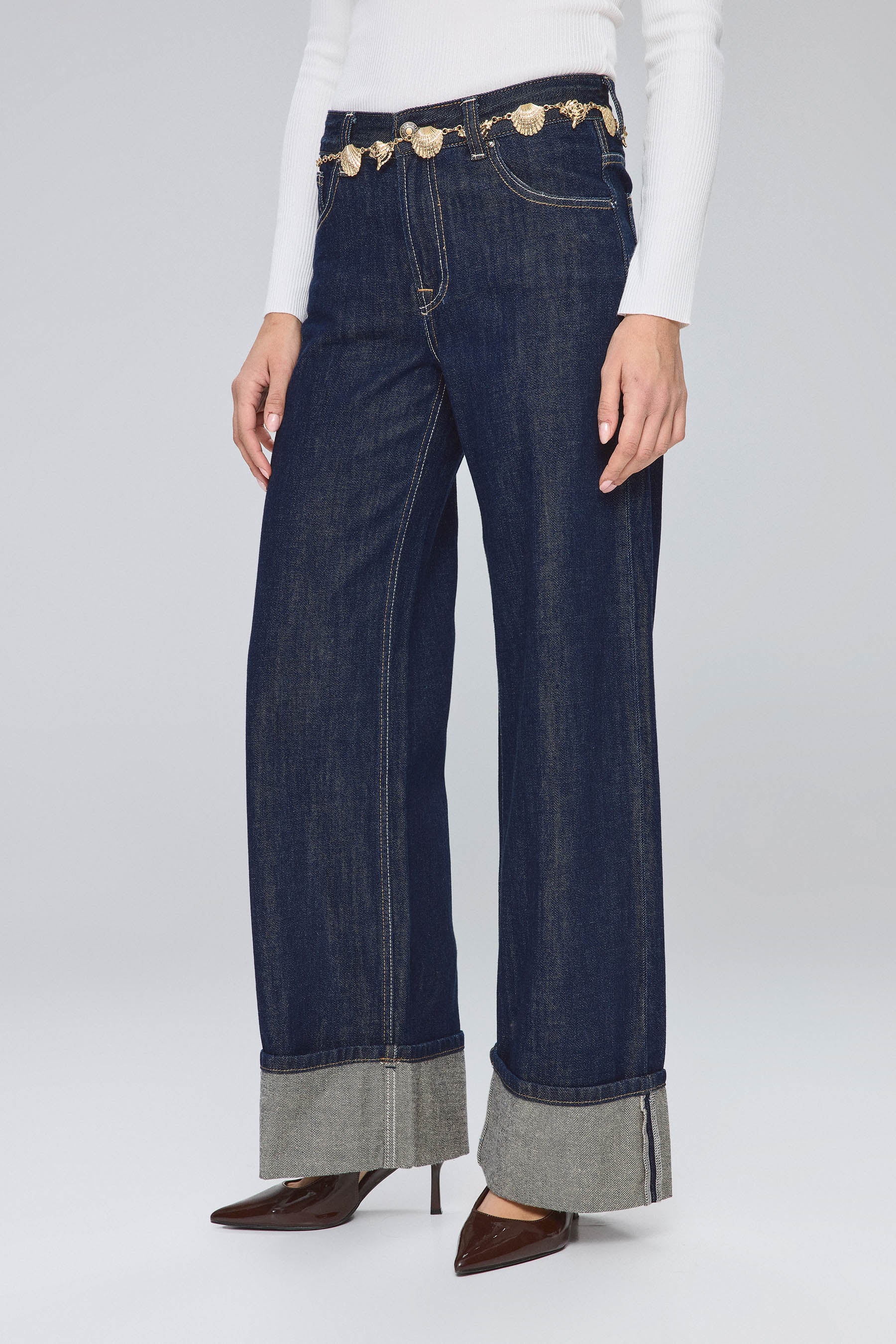 ג'ינס טום ישר