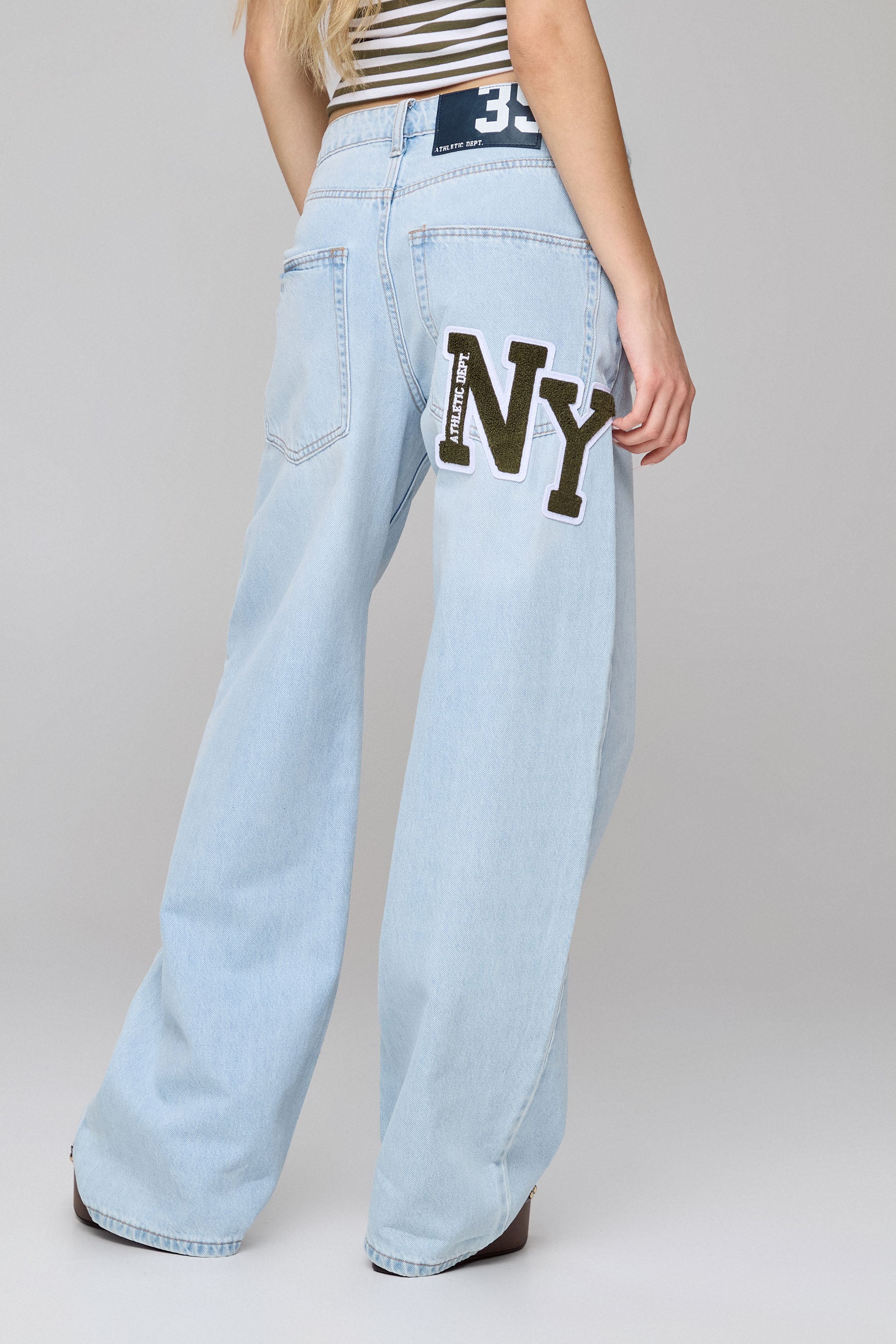 ג'ינס רגל רחבה ניו יורק