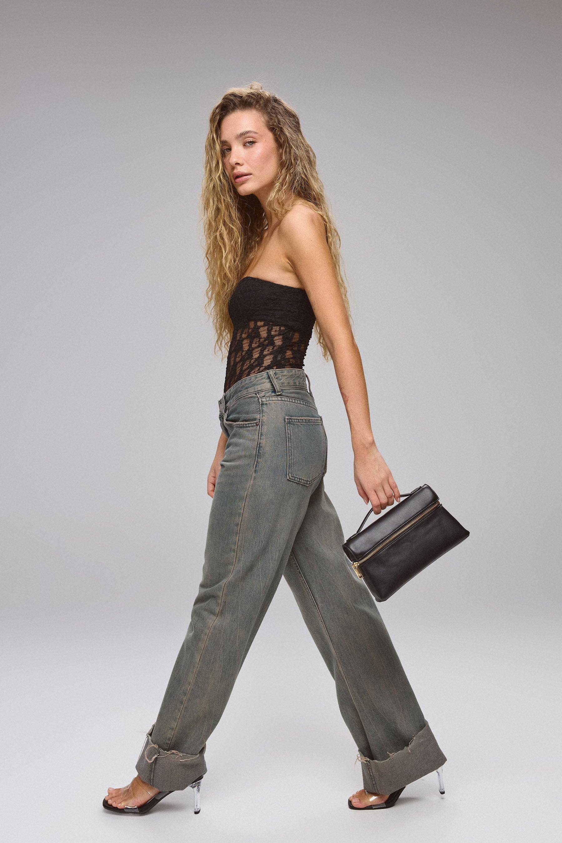 בגד גוף סטרפלס פלוואר