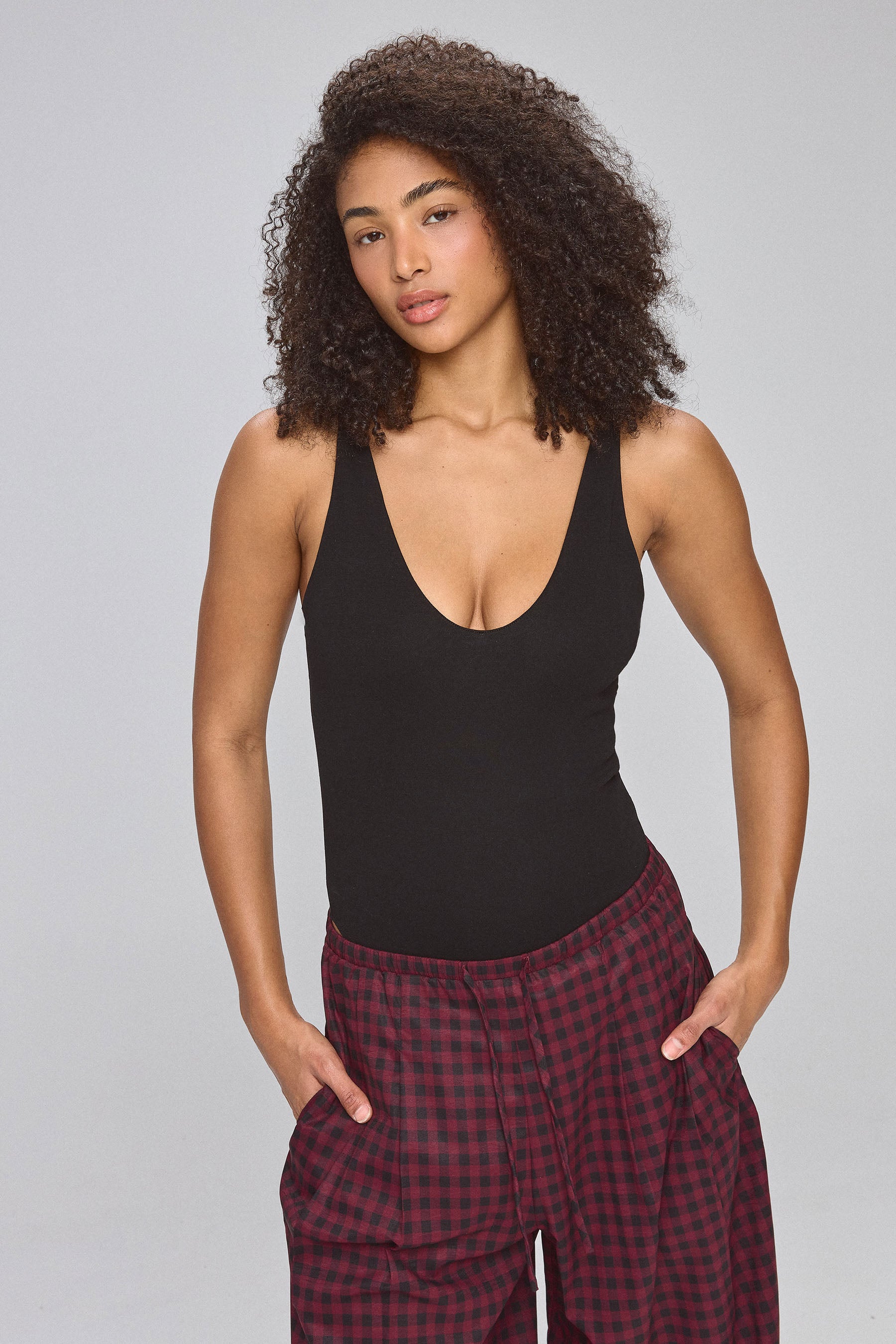 בגד גוף מחשוף עמוק