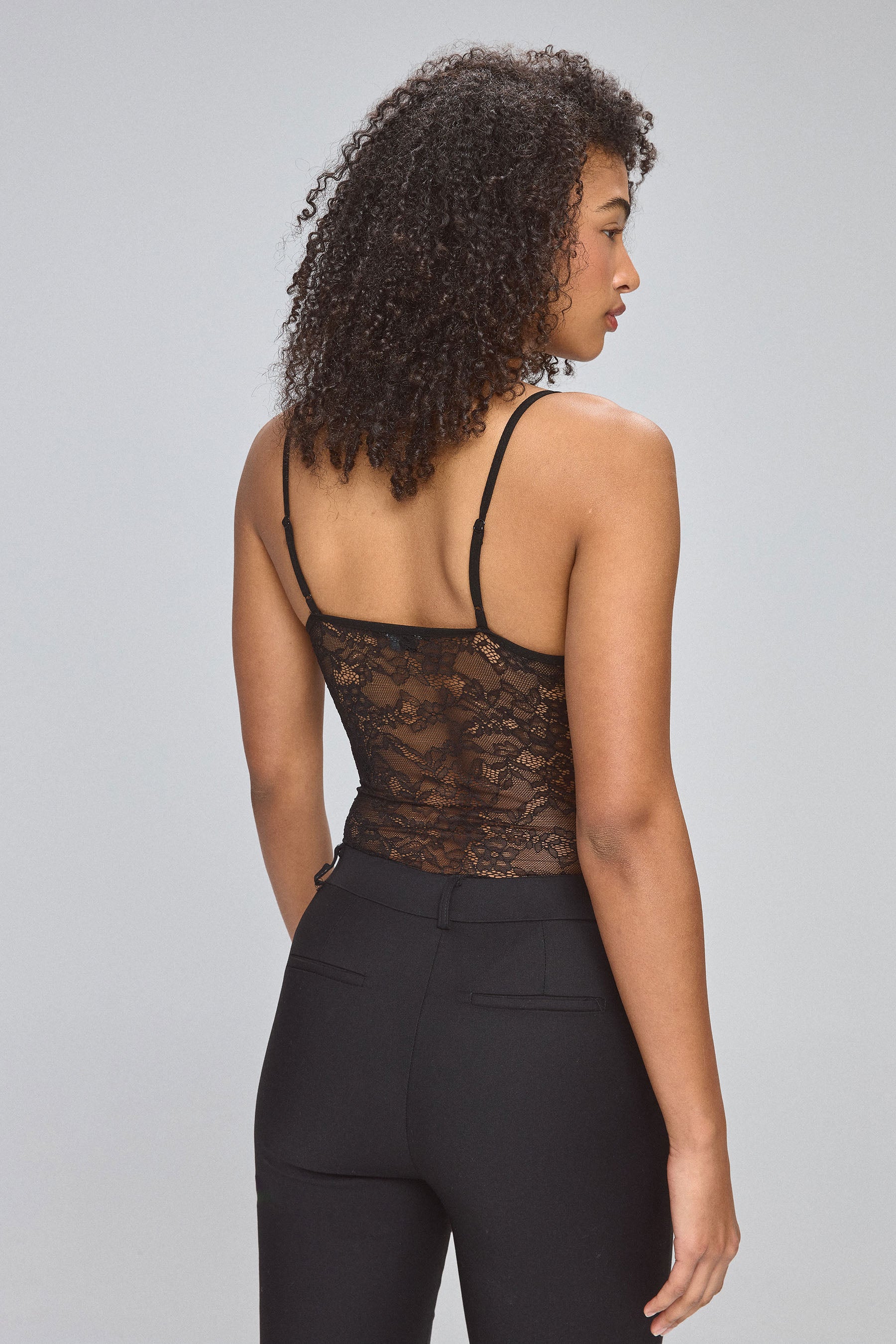 בגד גוף תחרה כתפיות